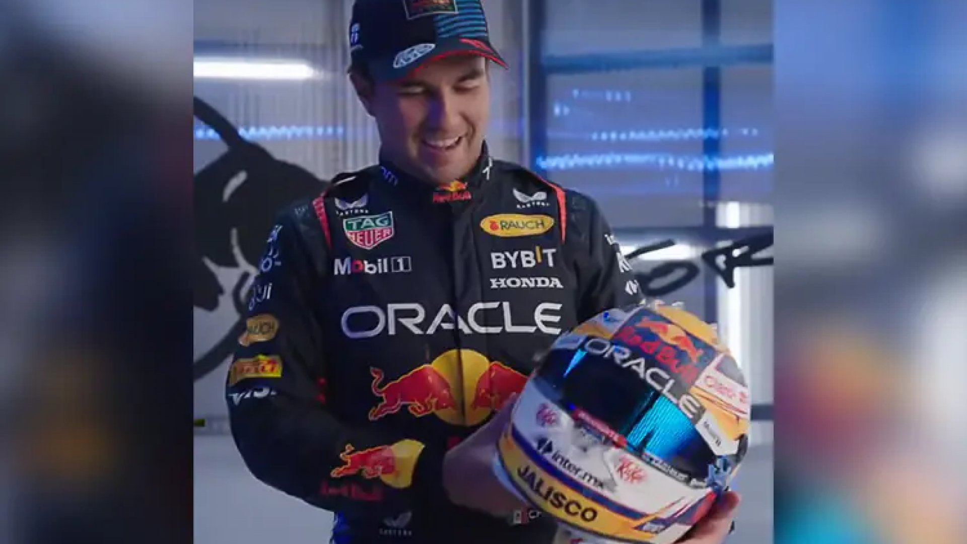 Checo Pérez presenta casco de temporada 2024