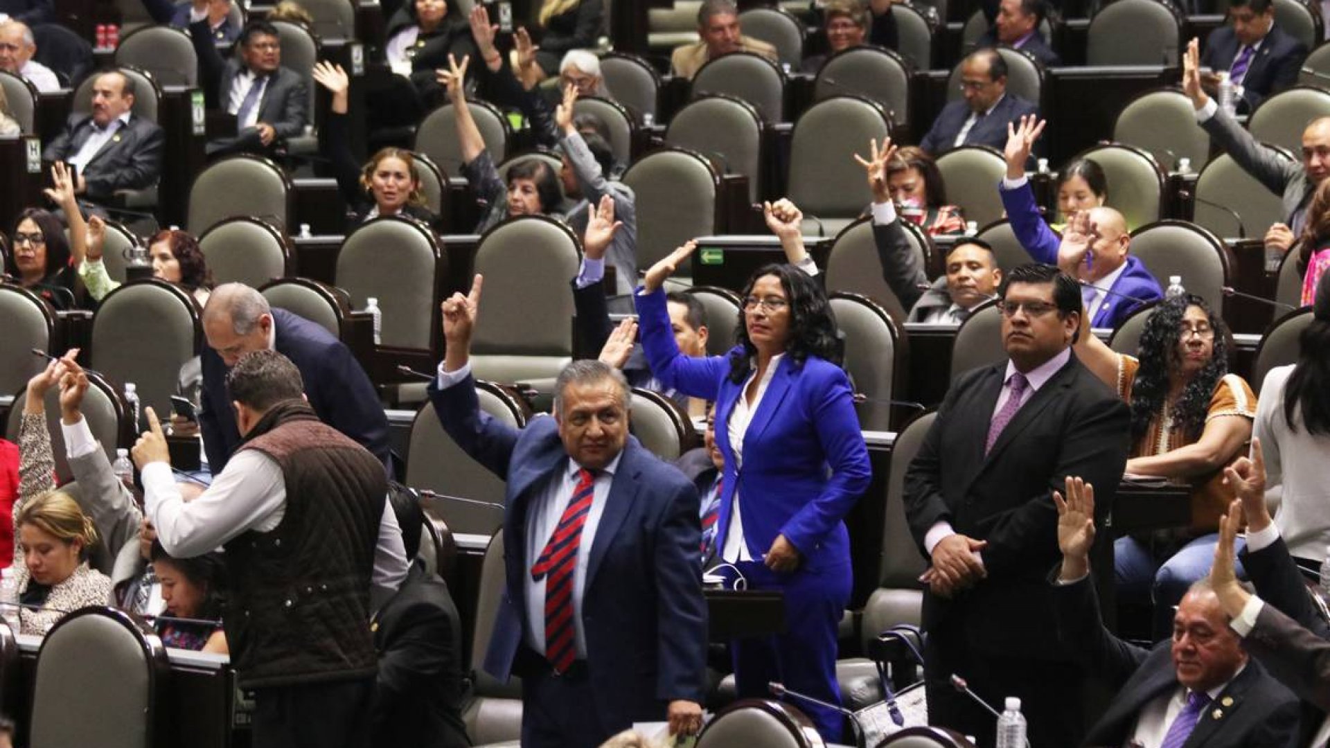 Prepara Morena revelación de 300 candidatos a diputaciones; pluris van a tómbola