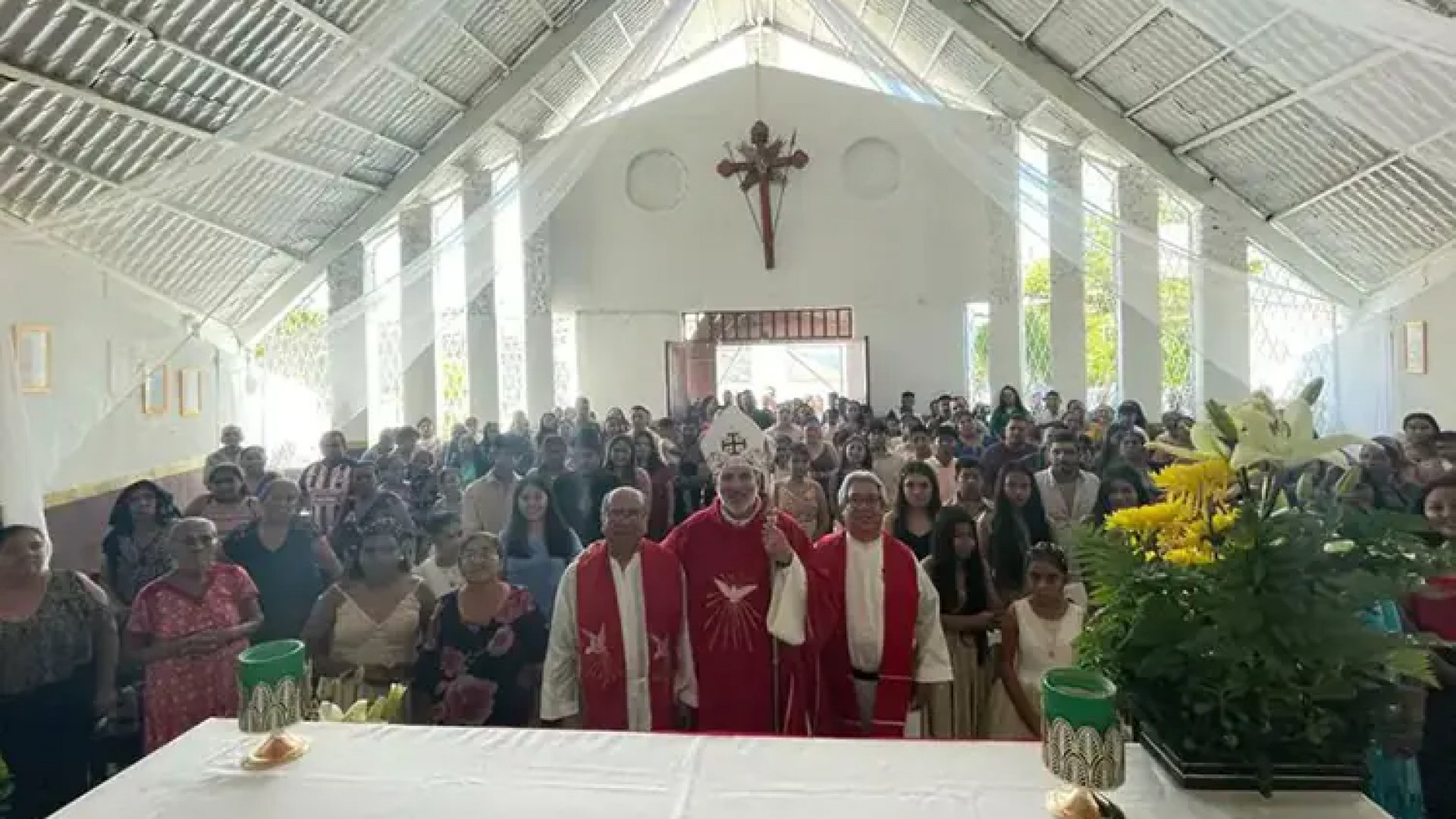 Avala AMLO diálogo entre Iglesia y crimen organizado