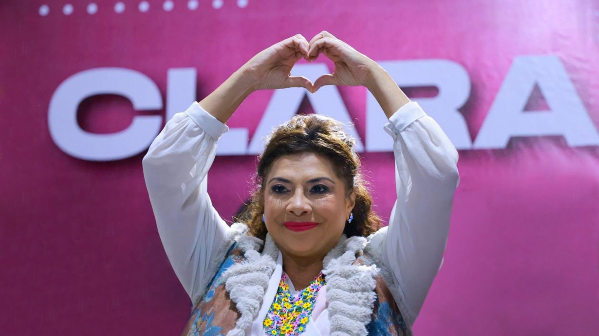 Clara Brugada se registra como candidata de Morena ante IECM