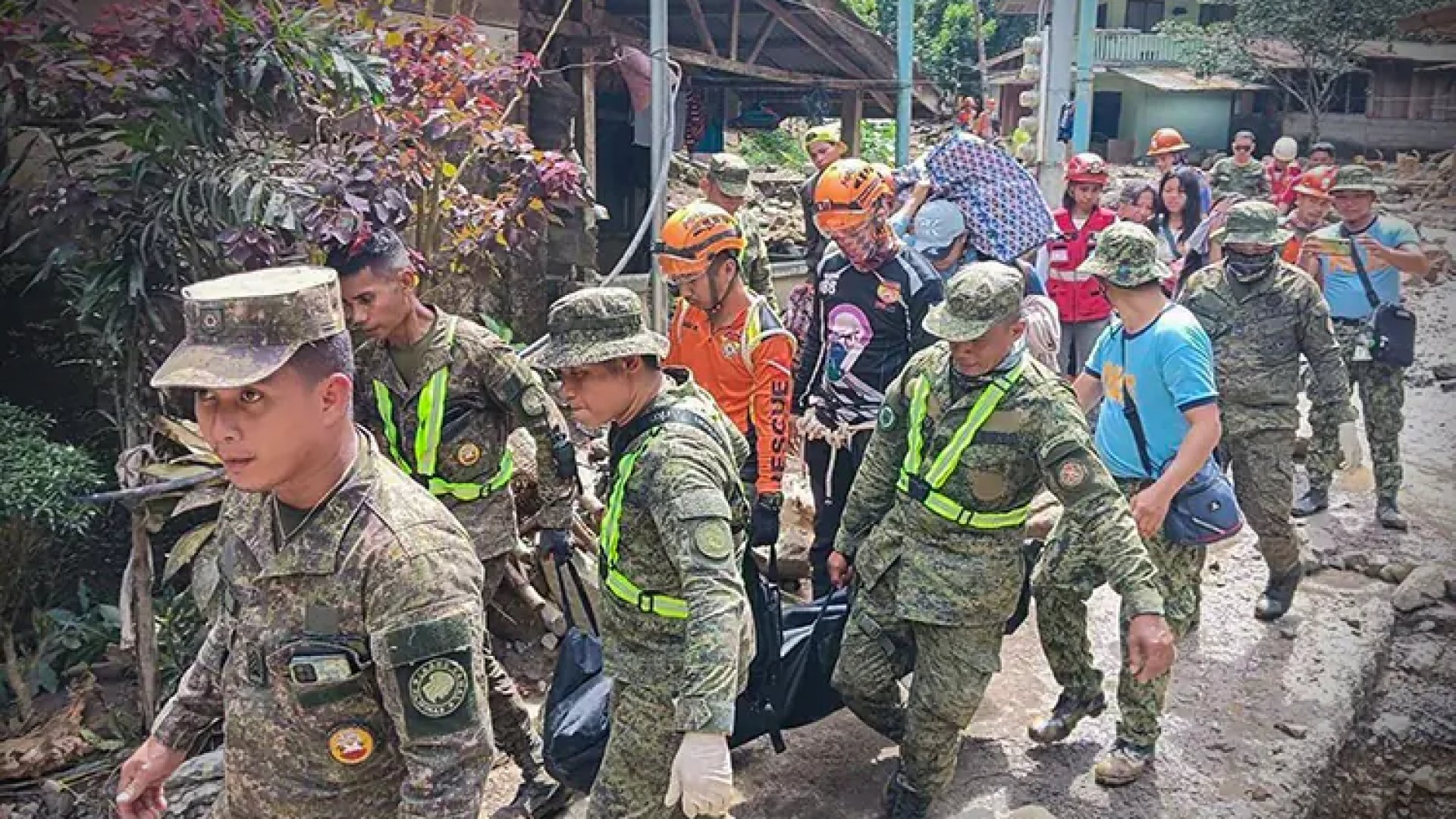 Van 90 muertos por deslizamientos de tierra en Filipinas