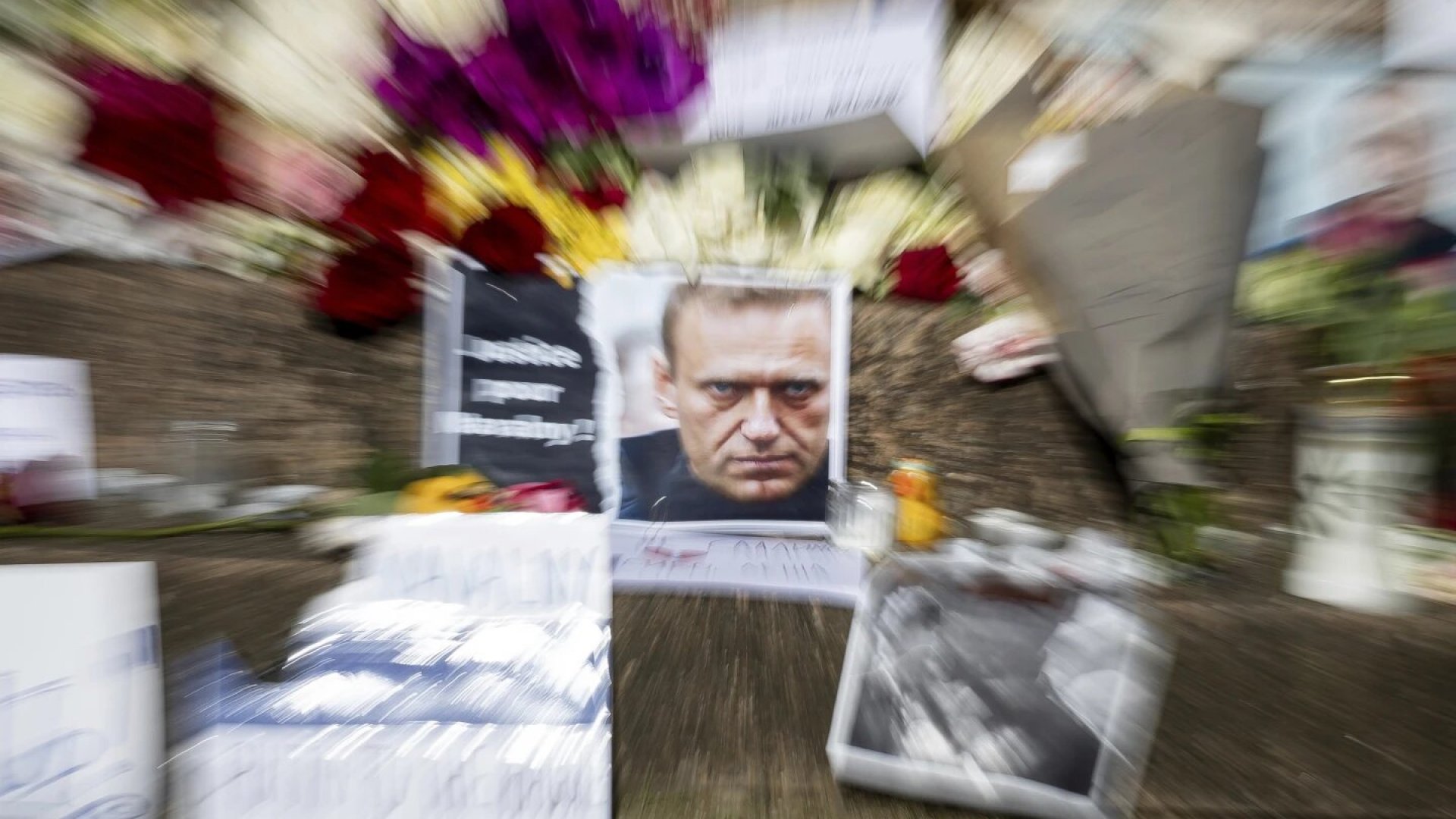 Más de 400 detenidos en 48 horas por intentar rendir tributo a Alexei Navalny