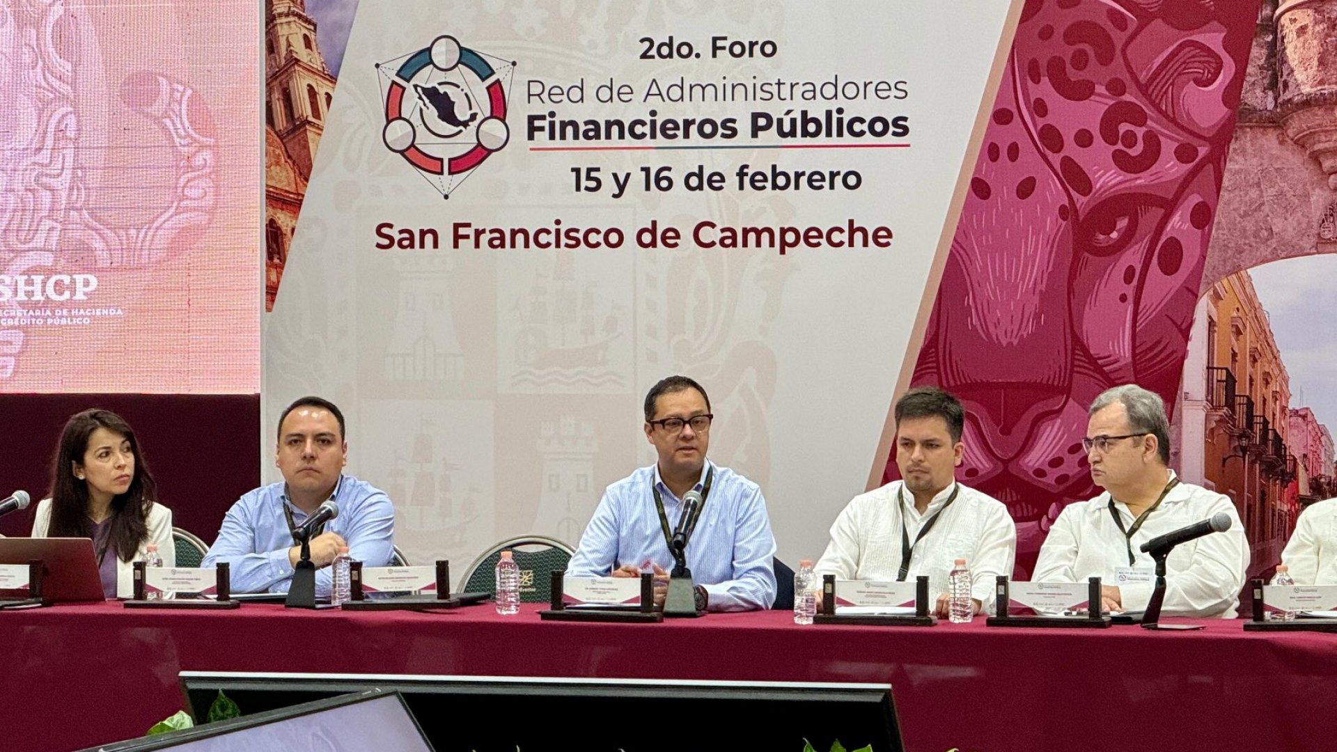 SHCP analiza la gestión de deuda y optimización de la recaudación fiscal
