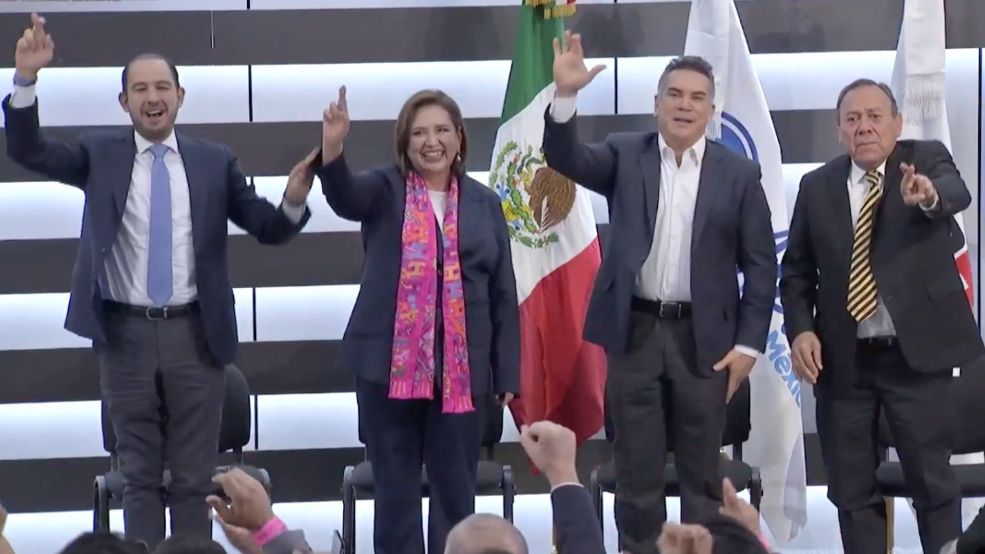 Xóchitl Gálvez se registra ante INE como candidata presidencial