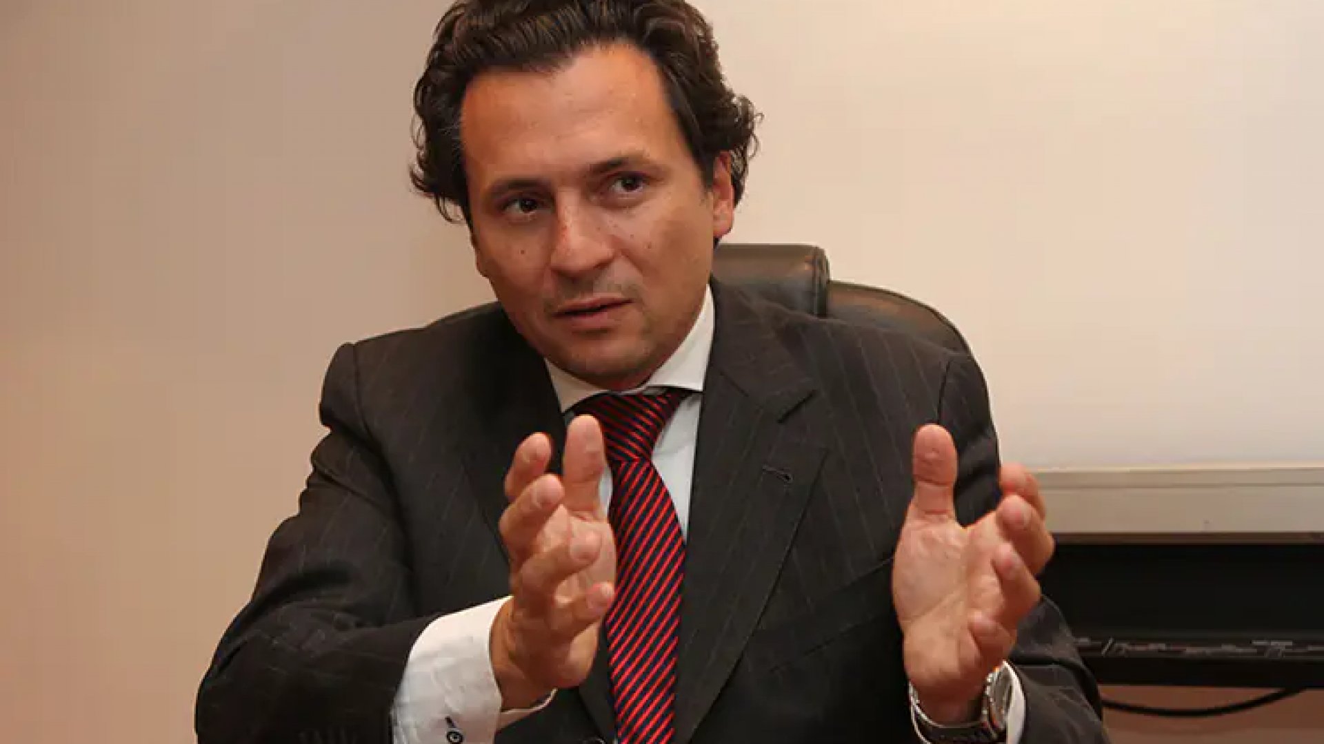 Emilio Lozoya sale del Reclusorio Norte; seguirá proceso penal desde su casa