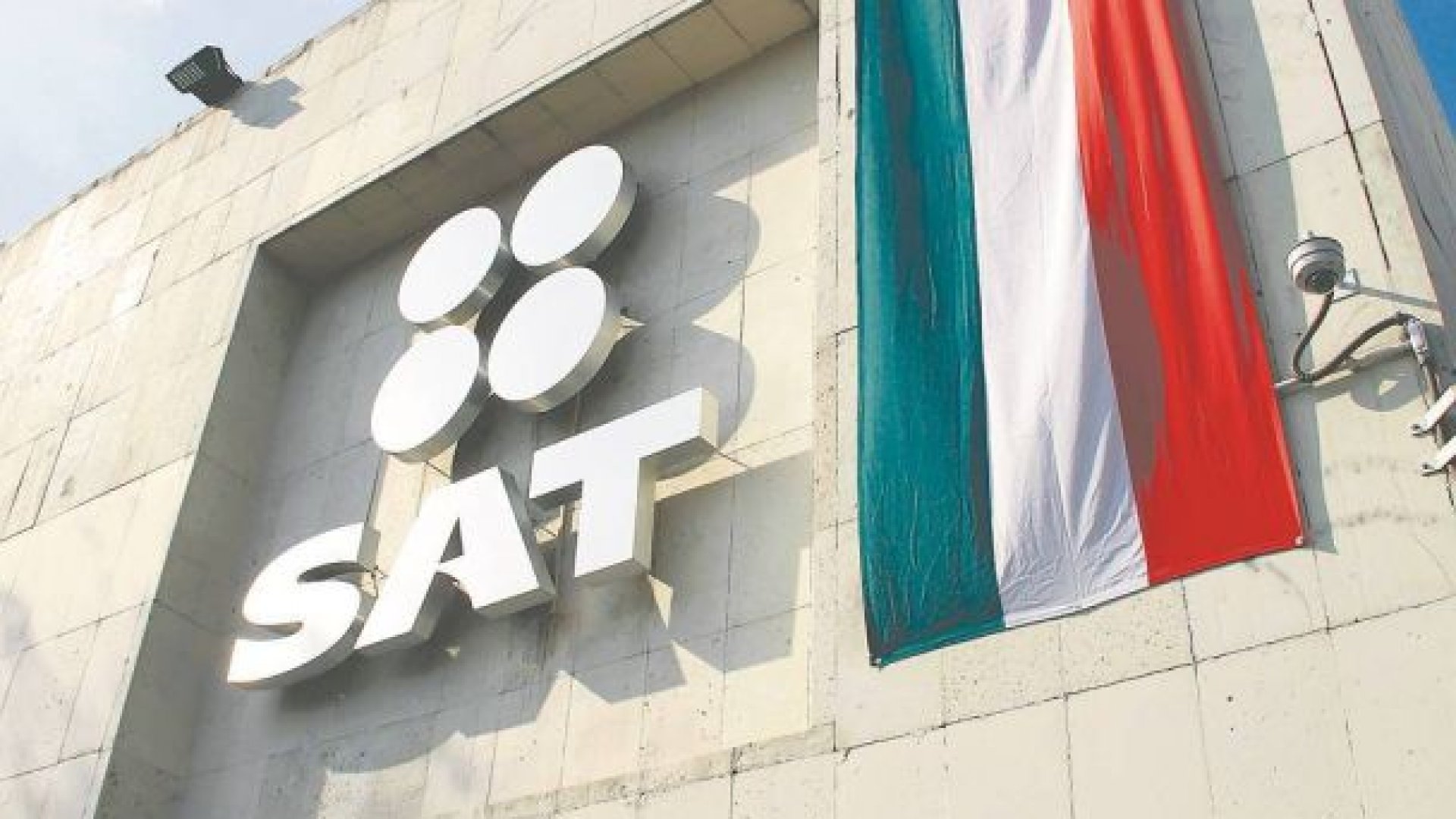 SAT: Auditorías a grandes contribuyentes dejaron ingresos por 2.3 bdp