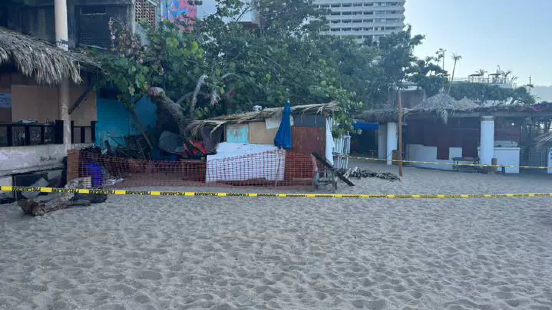 Hallan a 2 personas asesinadas en playa de Acapulco