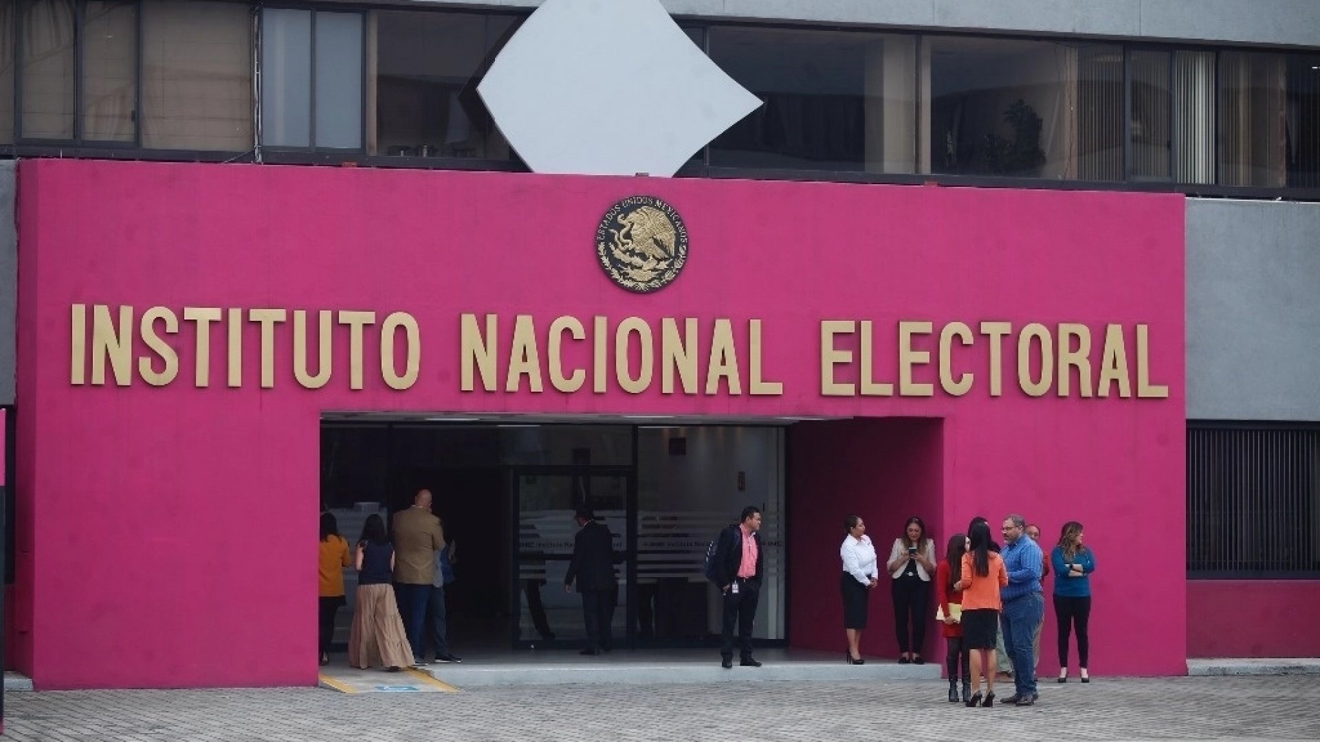 Solo 15 candidaturas independientes cumplieron con requisitos: INE