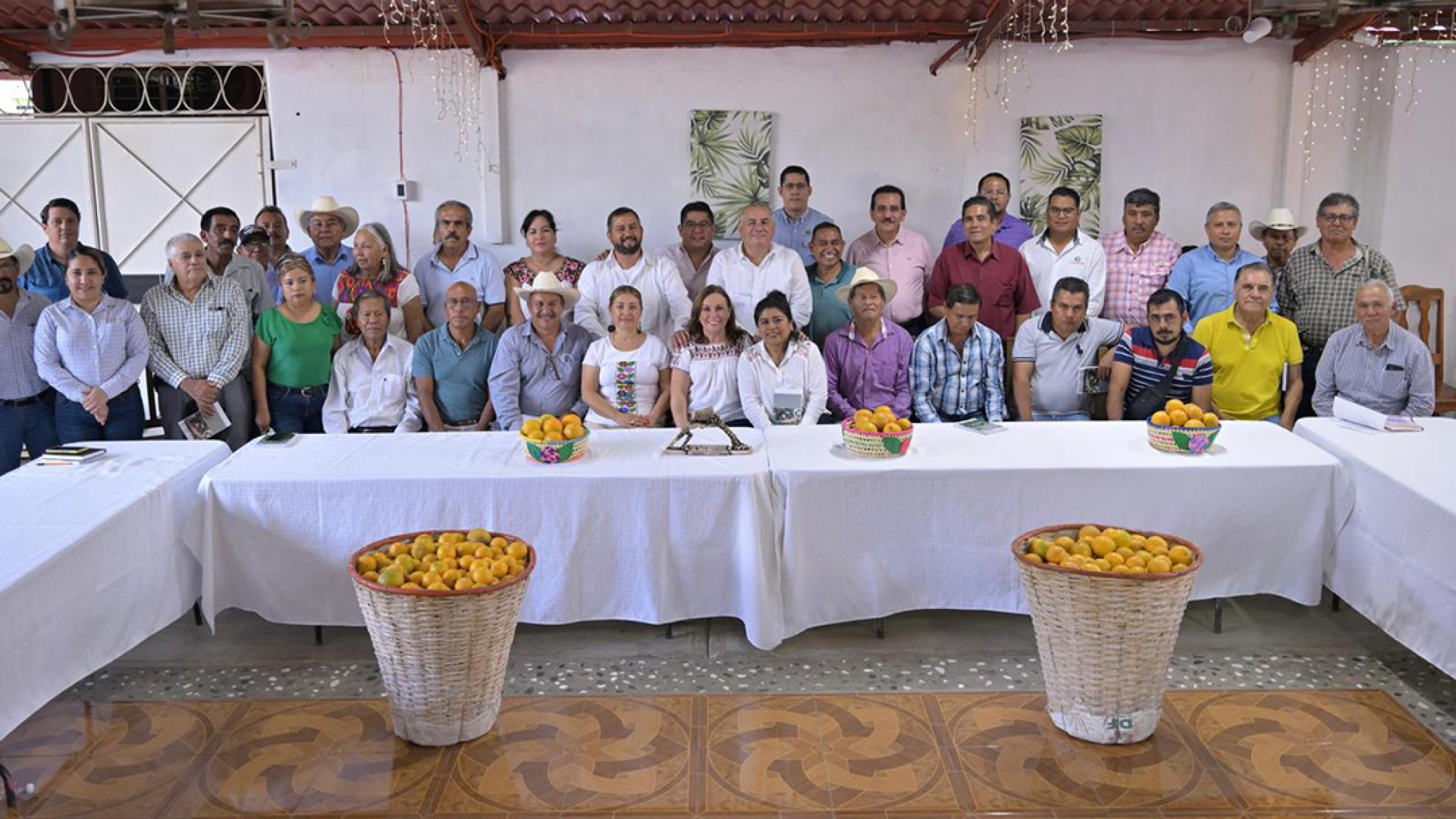 Rocío Nahle: ‘Veracruz superará la crisis que arrastran productores de naranja’