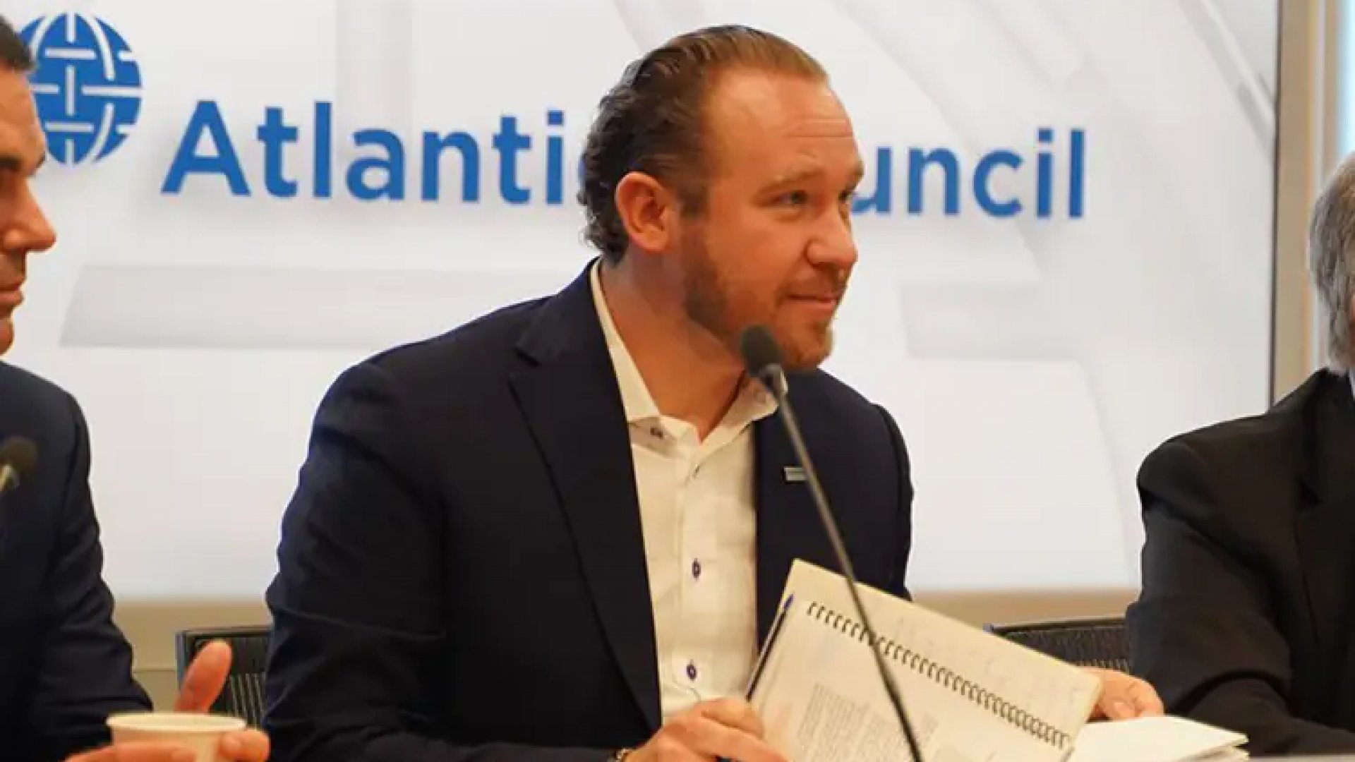 Aperciben a Santiago Taboada por amenazar a extrabajadora