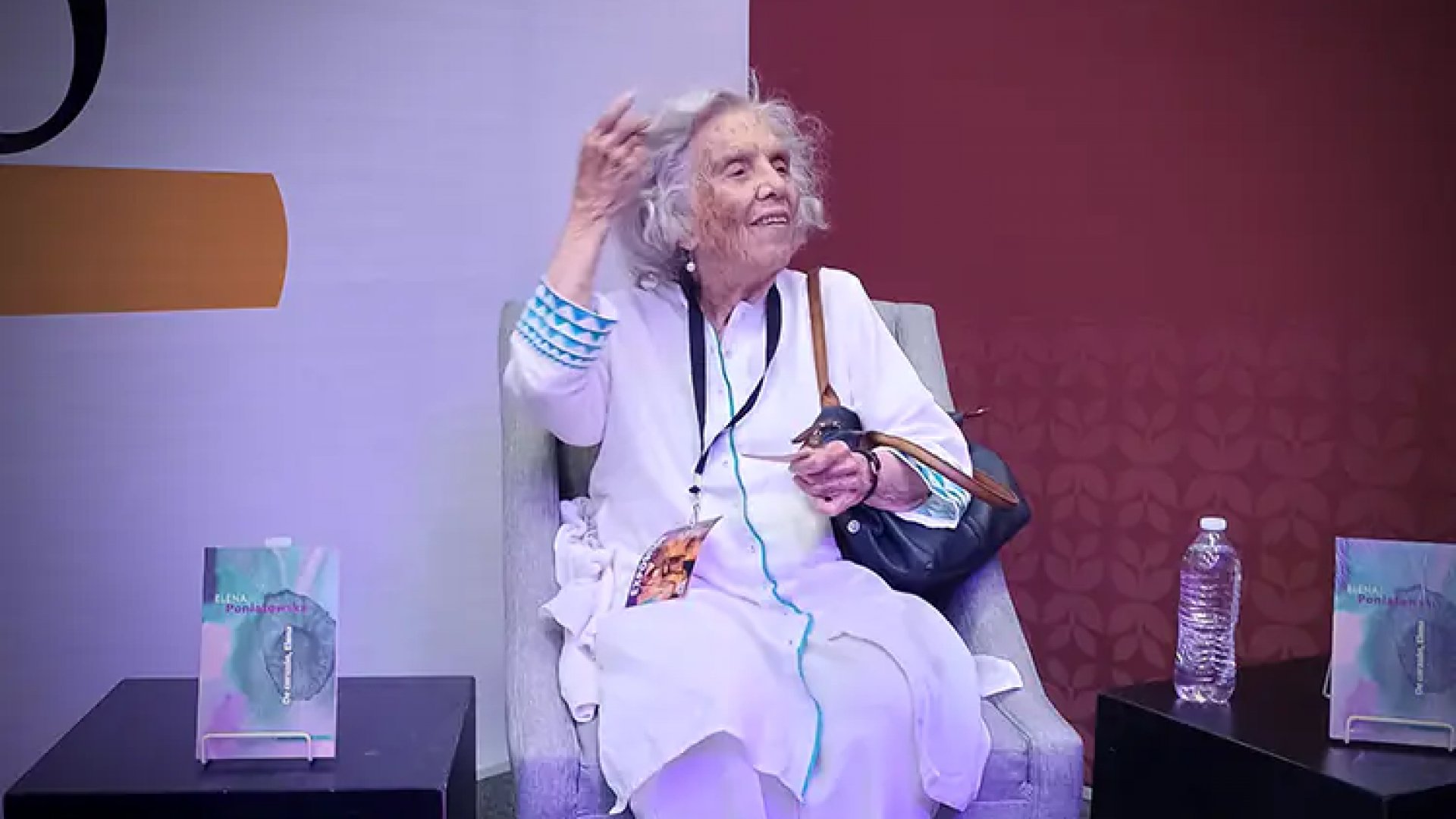 Leer es un acto de amor a la vida: Poniatowska
