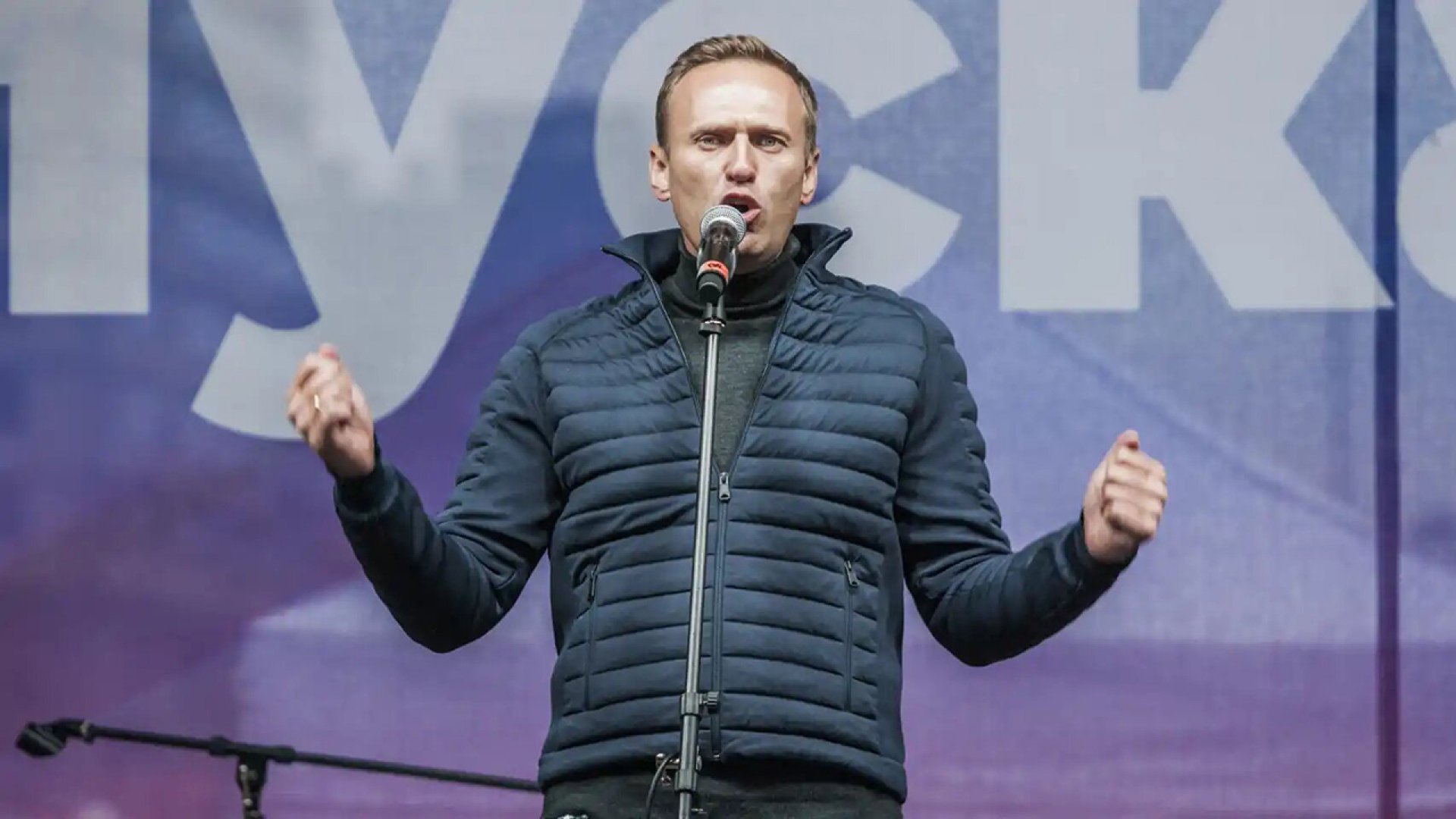 El cuerpo ‘torturado’ de Navalny es entregado a su madre
