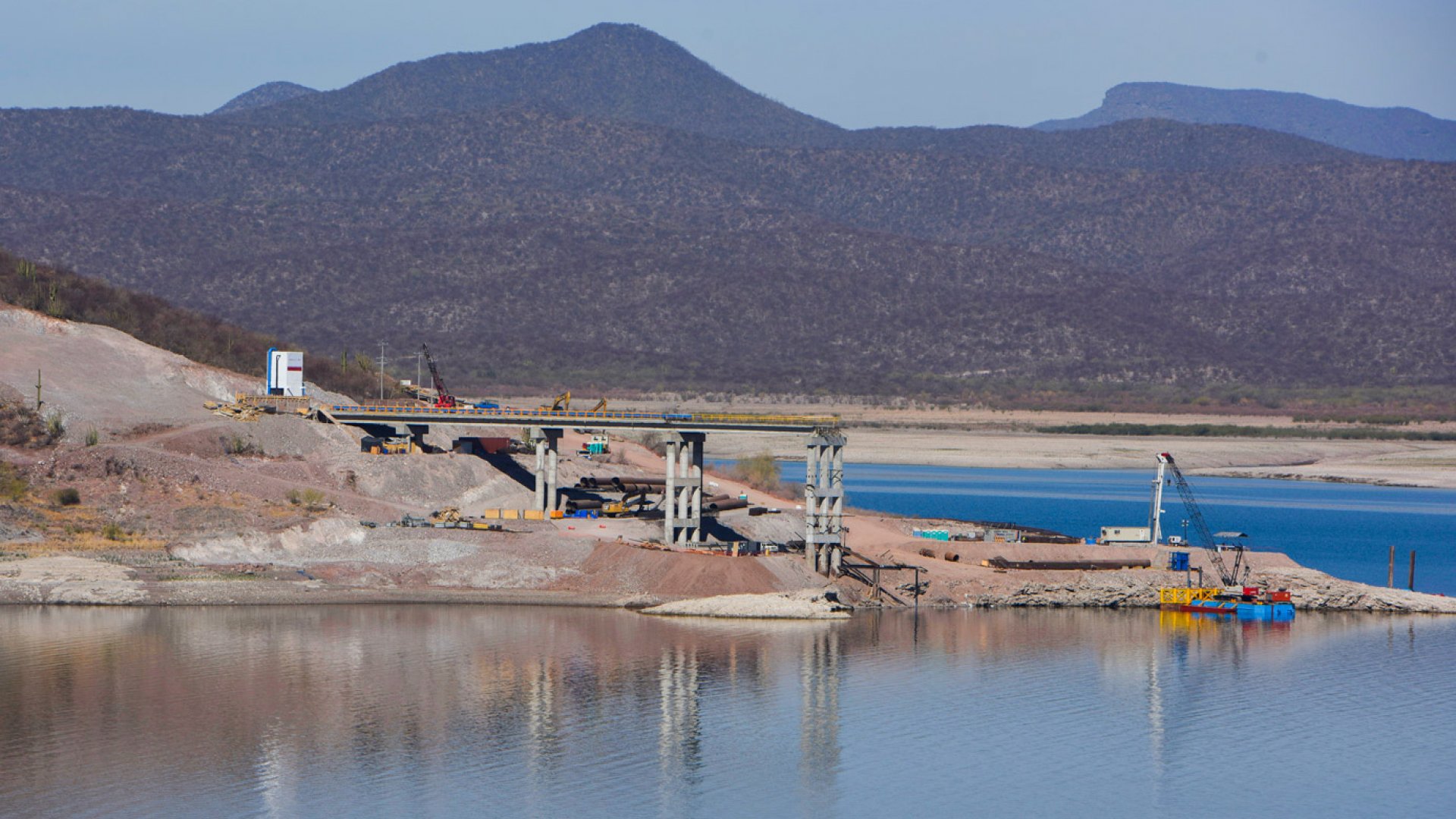 AMLO inaugura obra que llevará agua a 50 comunidades indígenas
