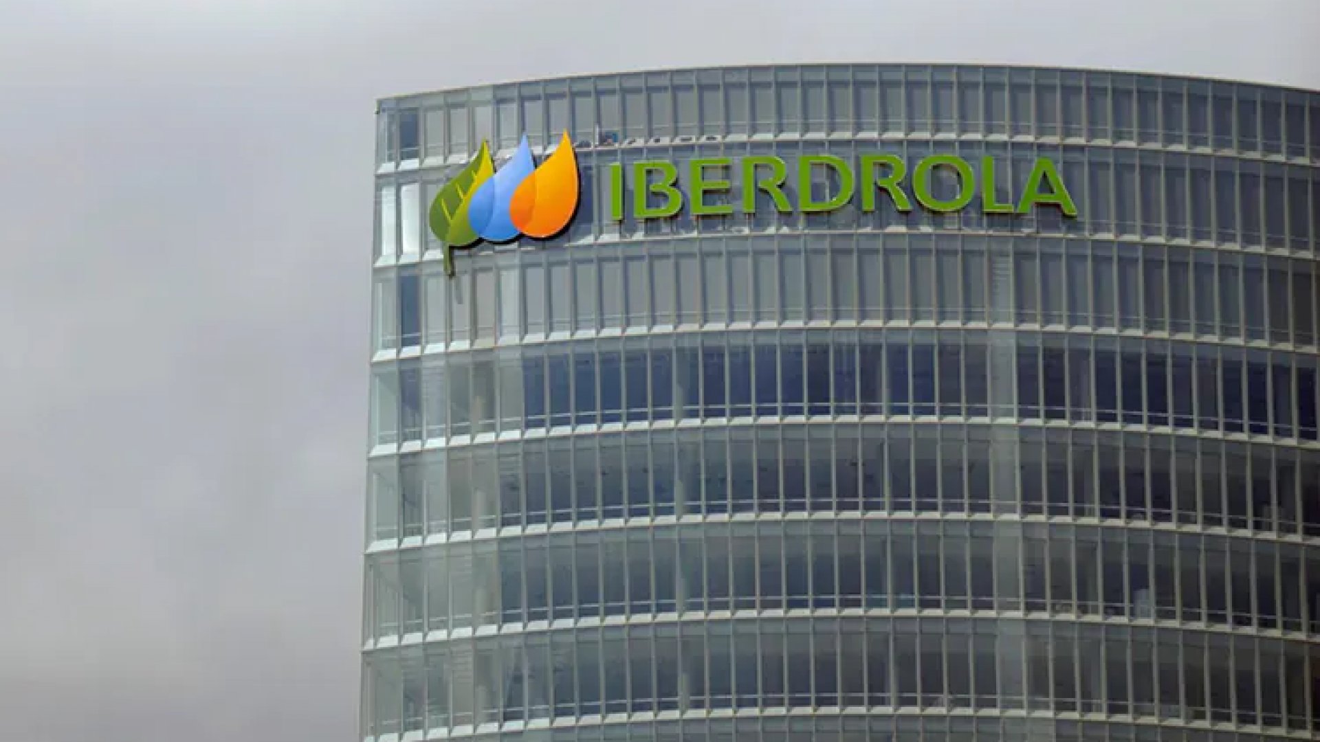 Concreta Iberdrola venta de 13 plantas en México