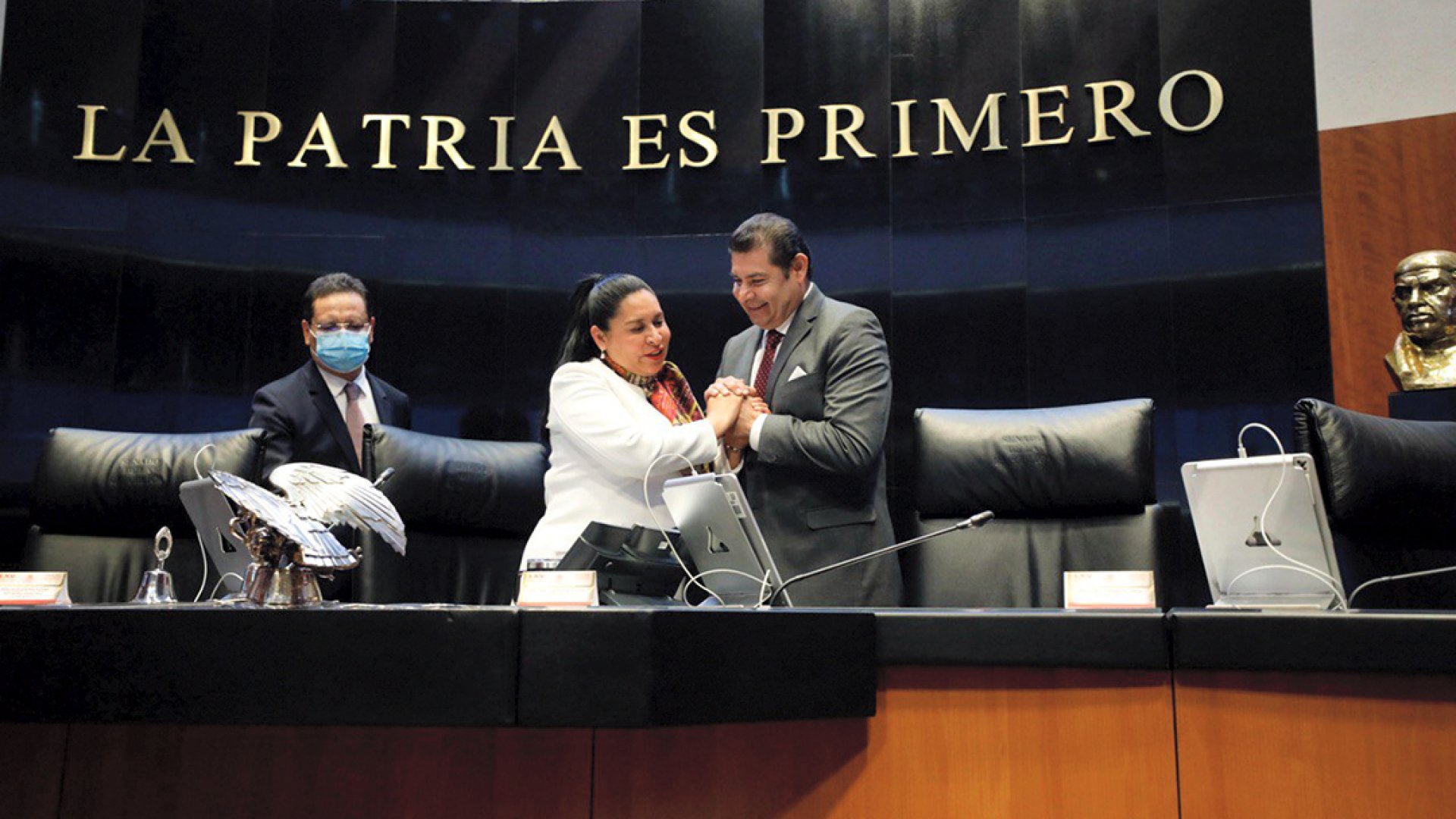 Reconocen la labor de Alejandro Armenta en el Senado de la República