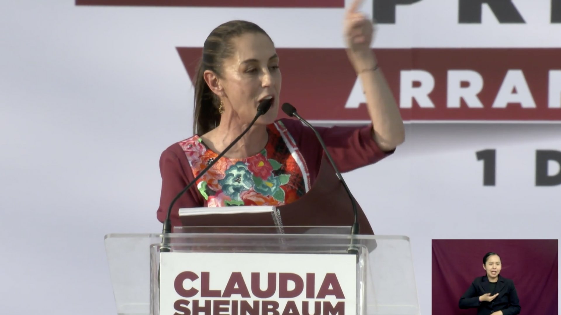 Claudia Sheinbaum arranca campaña con un Zócalo repleto