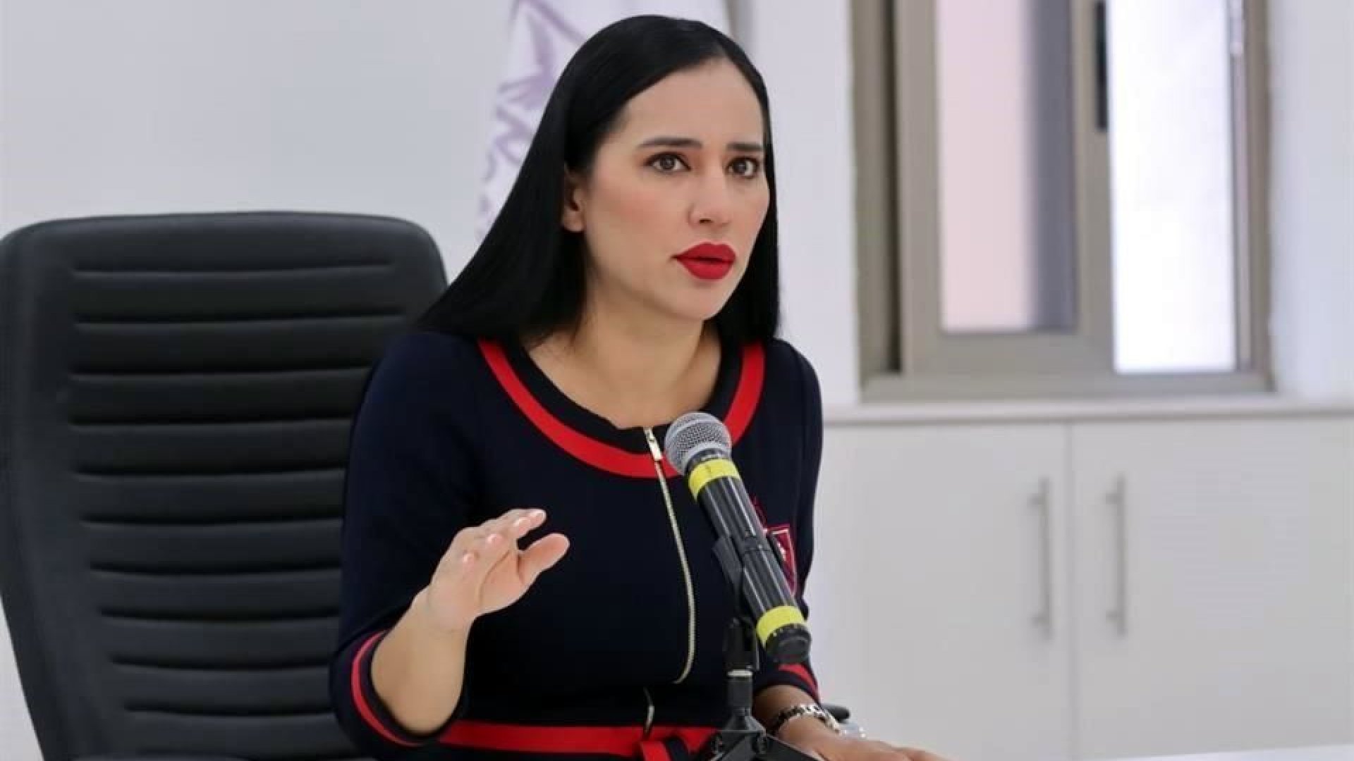 Sandra Cuevas propone fijar salario máximo de funcionarios en 50 mil pesos