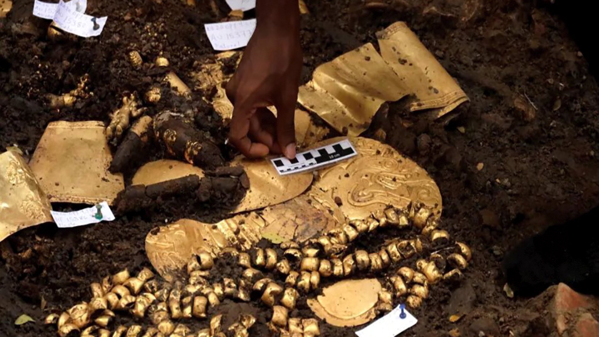 Encuentran tumba repleta de oro y evidencias de sacrificios humanos encontrada en Panamá