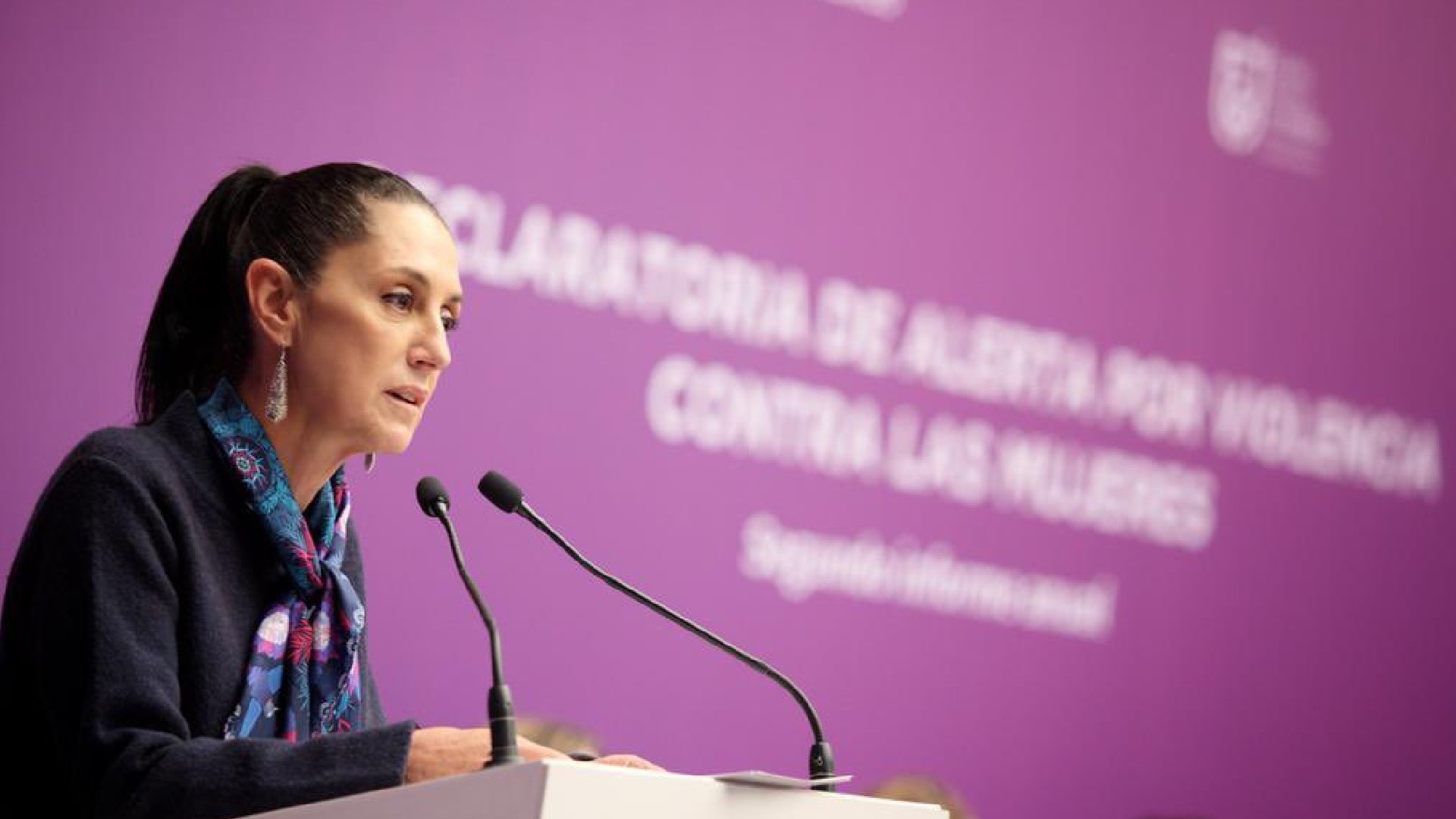 Claudia Sheinbaum se compromete a luchar por las mujeres