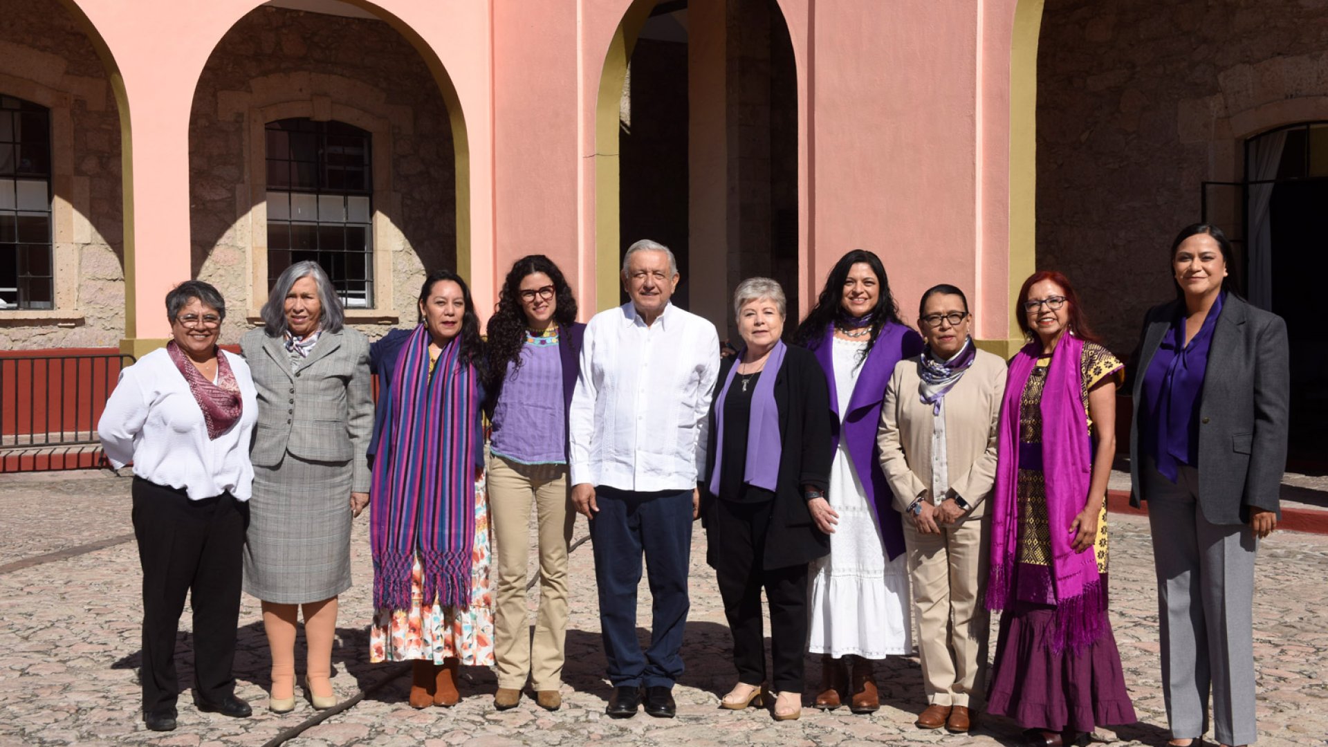 8M: AMLO y su gabinete expresan apoyo a las mujeres de México