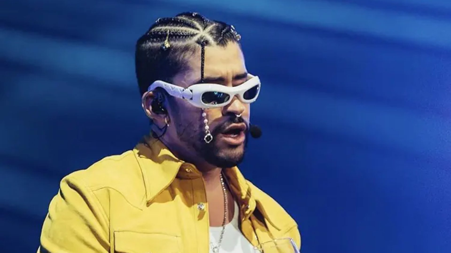 Demanda Bad Bunny a fan por violar sus derechos de autor