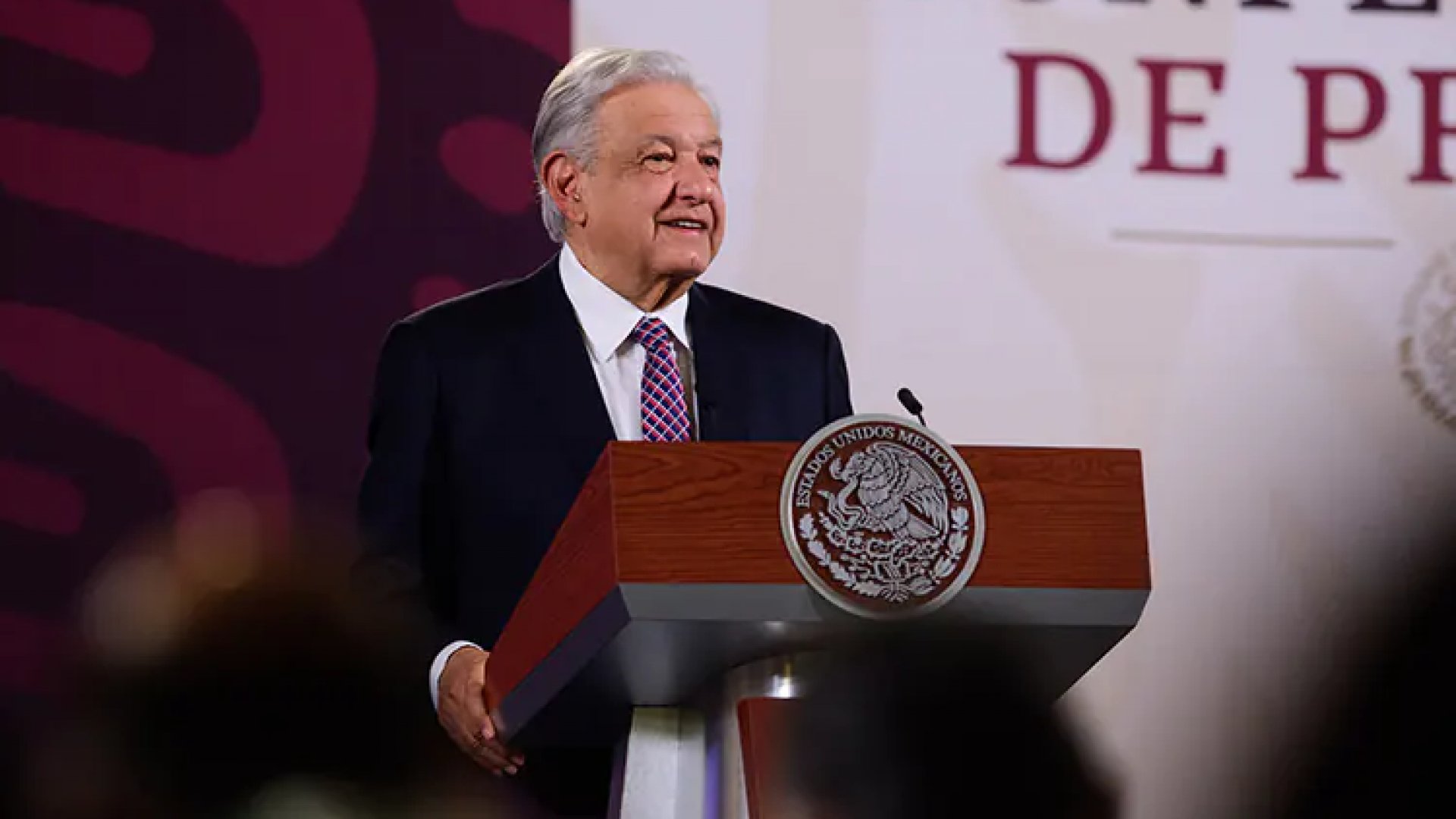 Arremete AMLO contra diputada española por criticar el ‘abrazos, no balazos’
