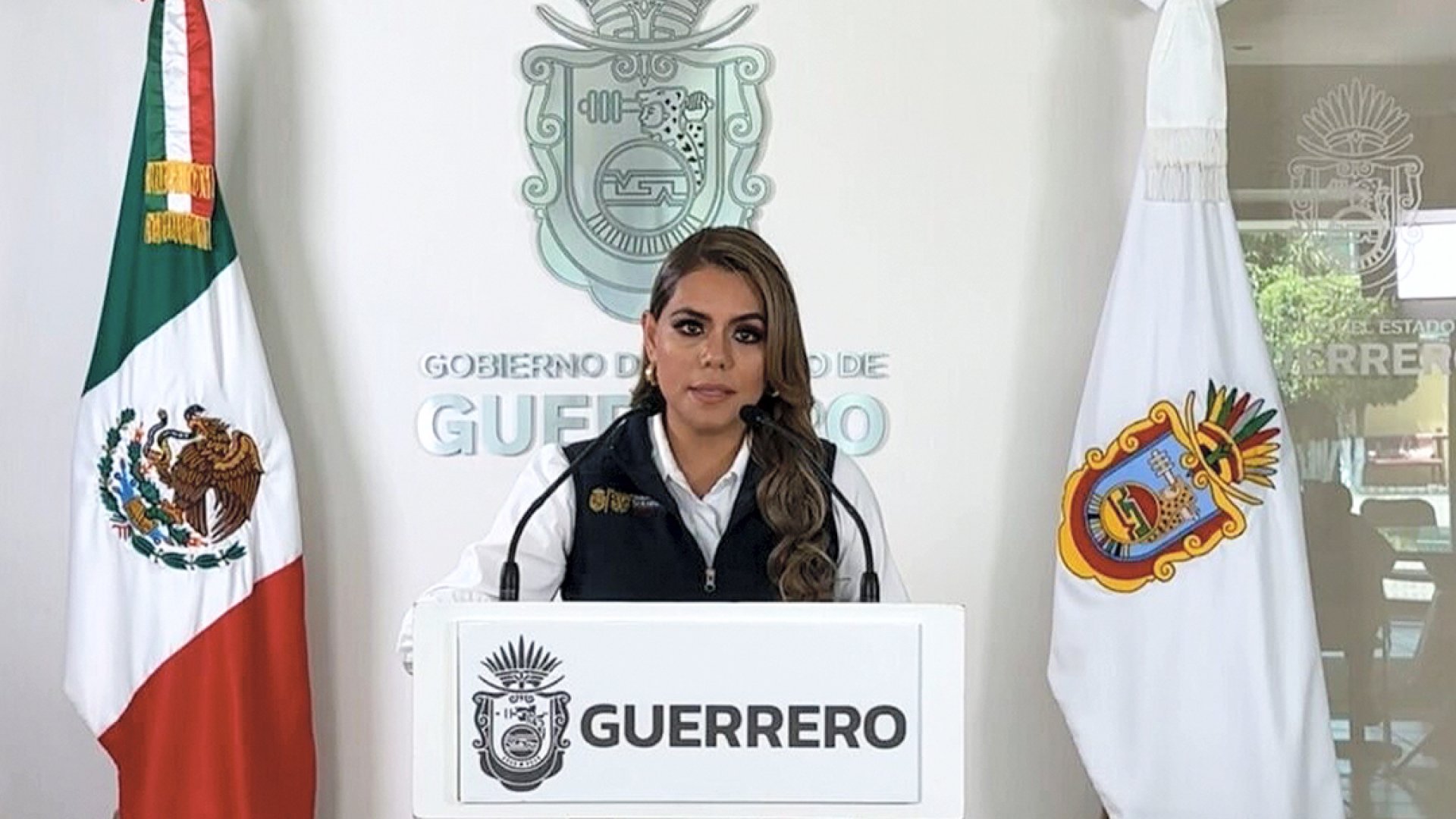 Renuncian secretarios de Gobierno y Seguridad de Guerrero; fiscal será removida