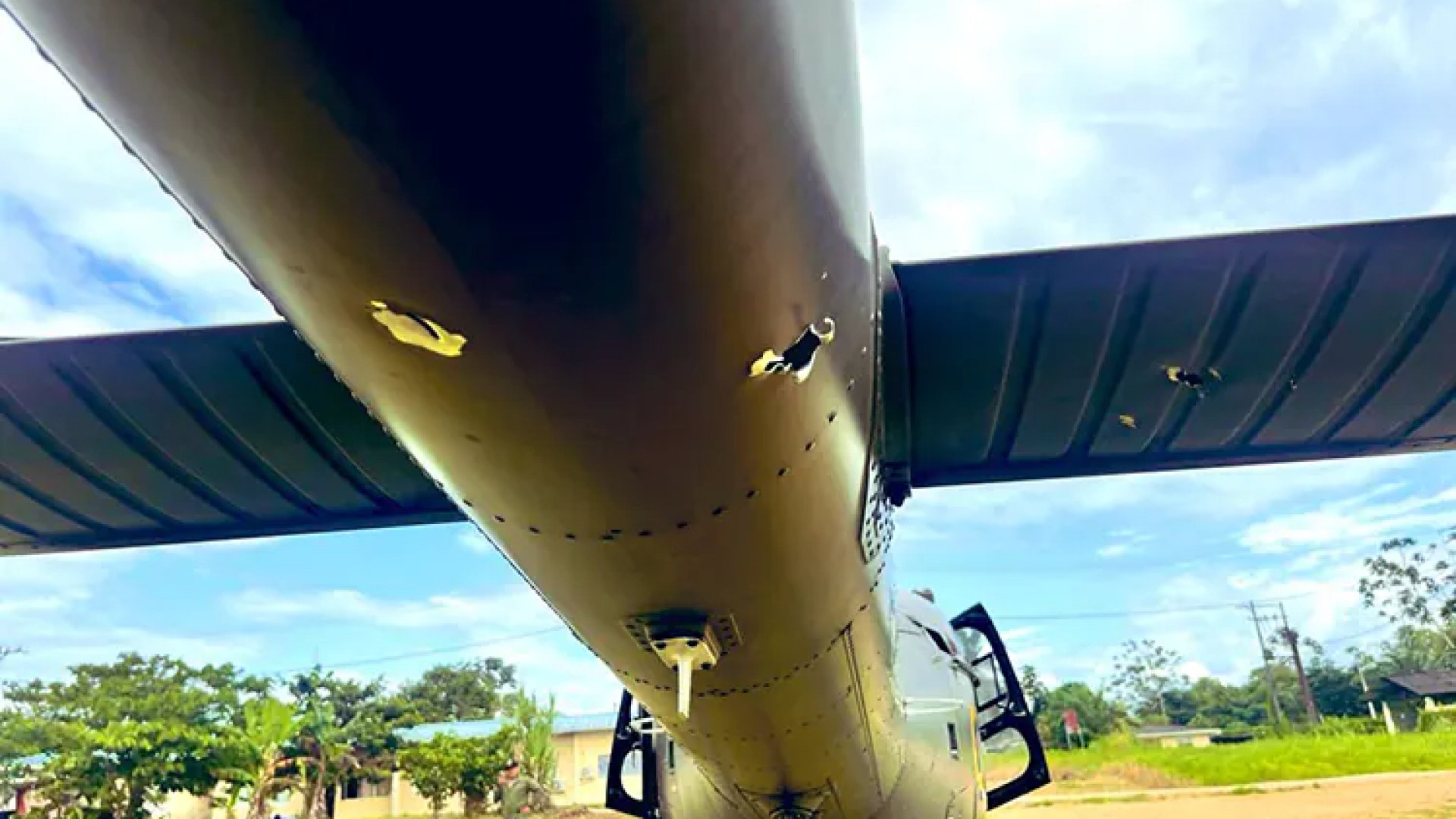 Atacan helicóptero en Ecuador en frontera con Colombia