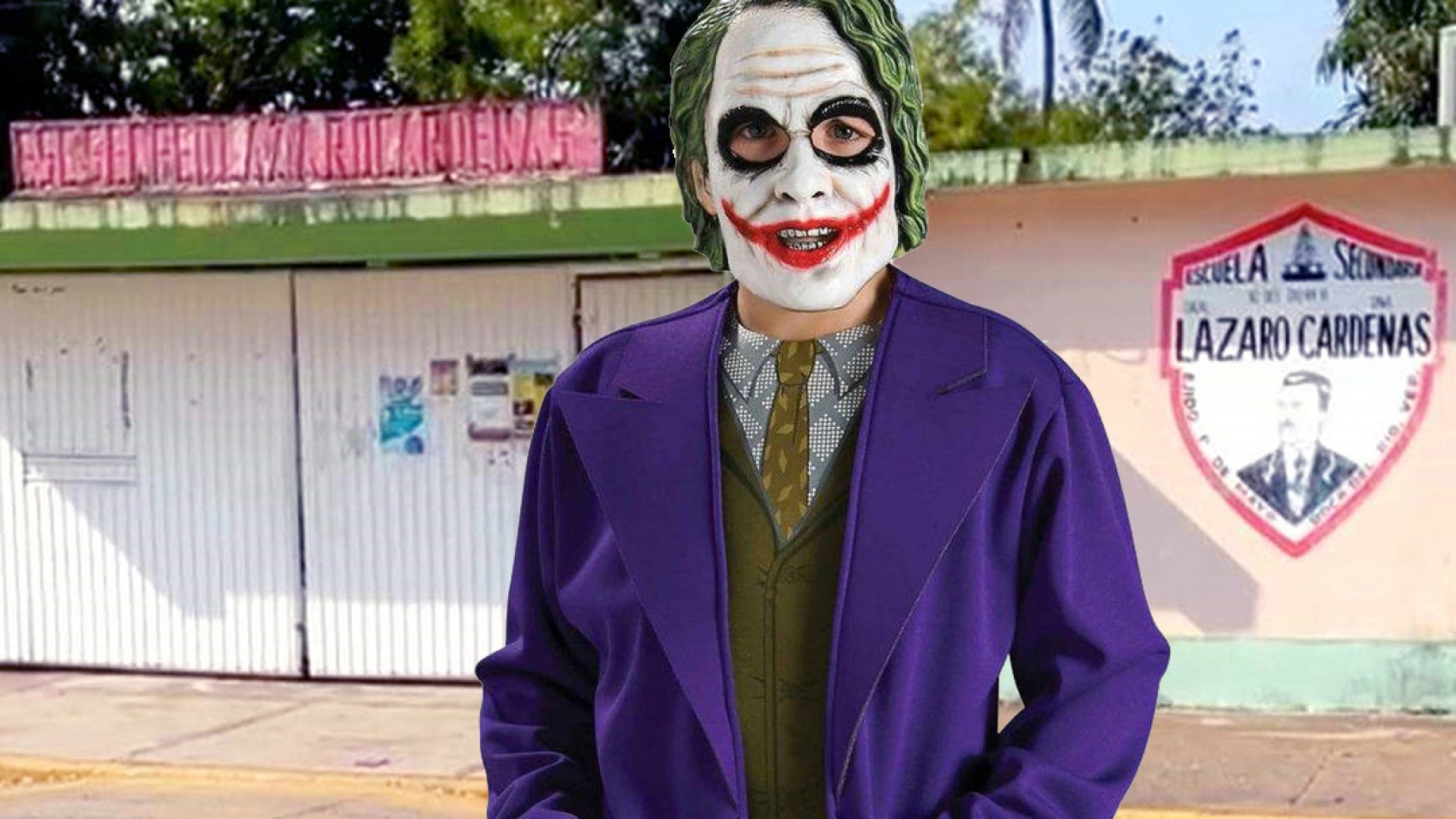 Niño disfrazado del Joker ataca a su profesor en escuela secundaria en Veracruz