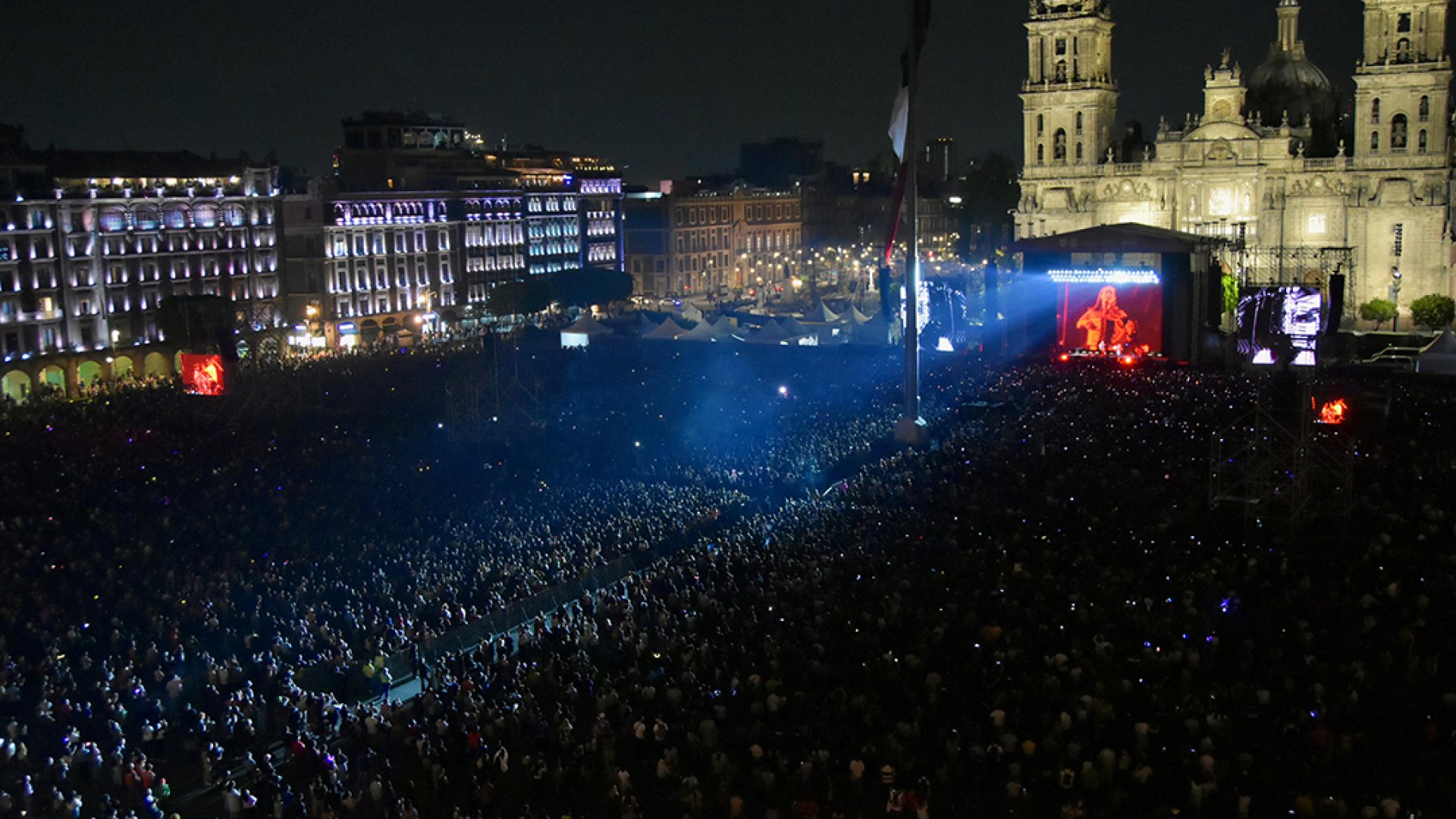 Más de 80 mil personas celebran a la mujer con concierto de Julieta Venegas en el Zócalo