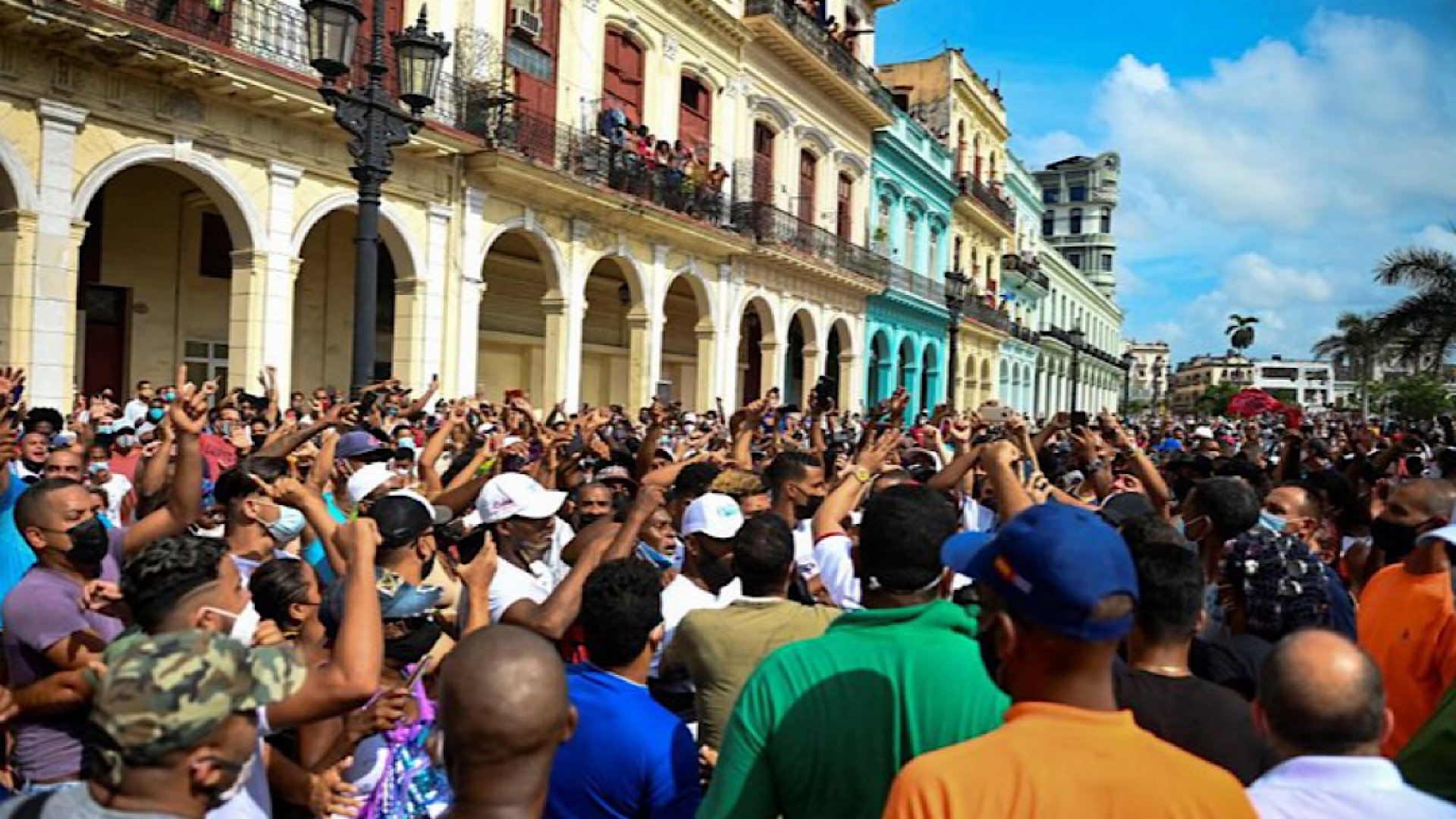 Protestan en calles de Cuba contra la escasez y las penurias