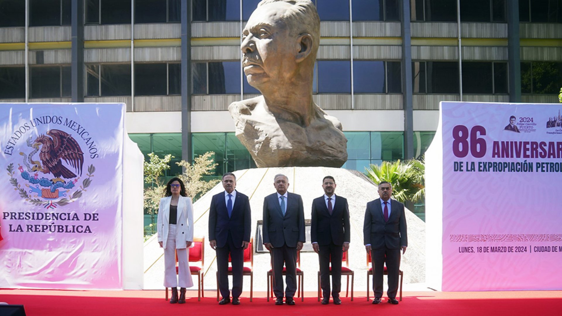 AMLO: ‘Seguir con energía petrolera mientras se consolida paso a renovable’