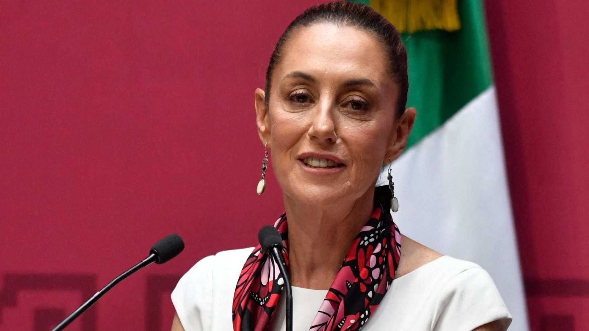 Sheinbaum ‘presume’ encuesta de Reforma que la coloca como la favorita