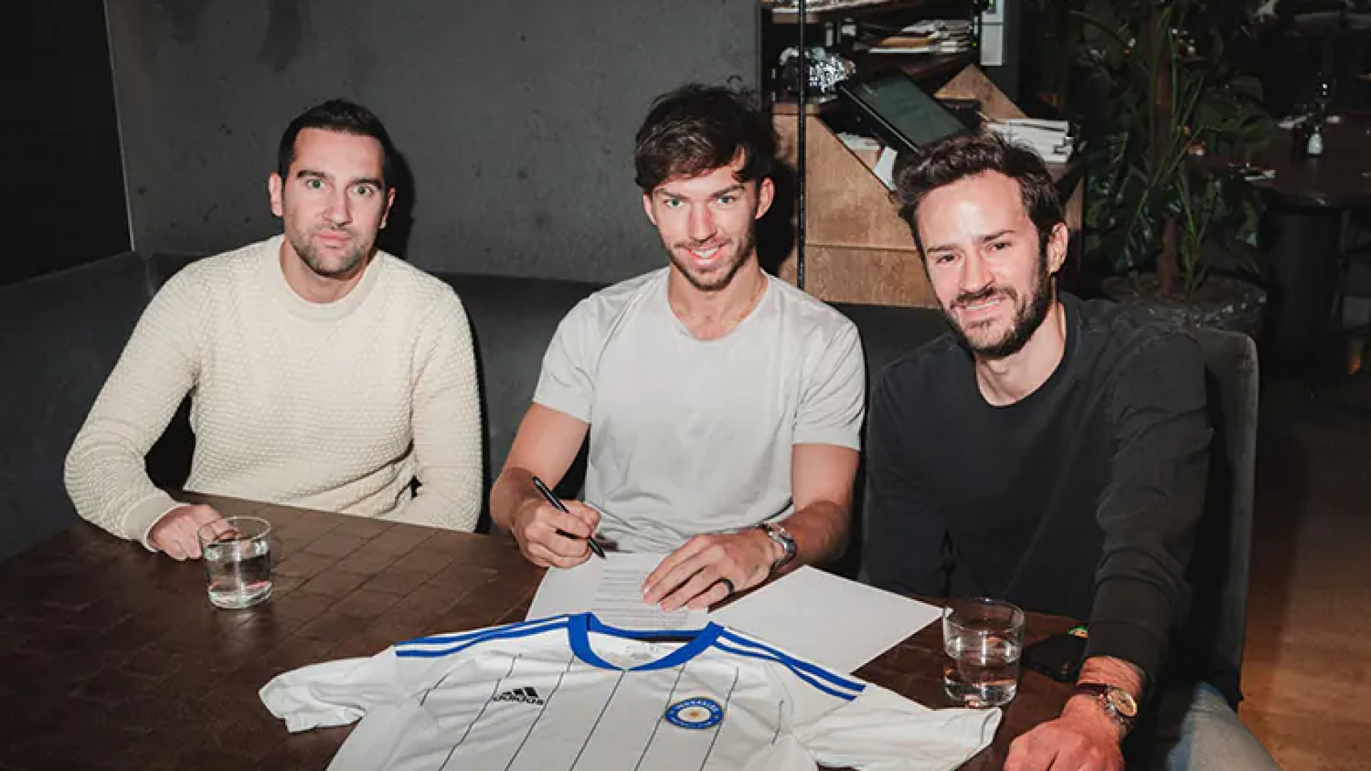 Pierre Gasly se une como copropietario al equipo de futbol FC Versalles