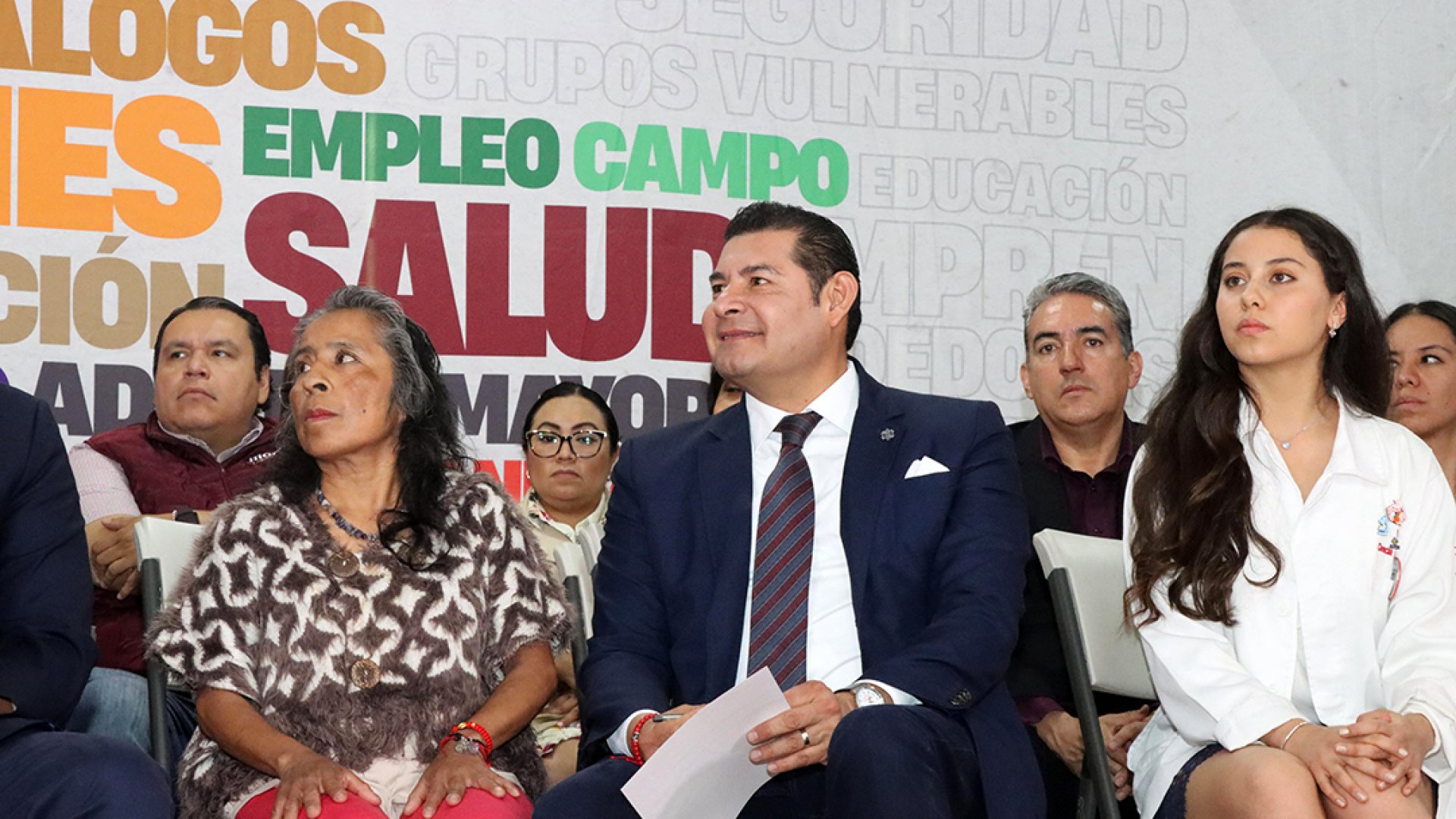 Alejandro Armenta reconoce iniciativas que promueven la salud comunitaria