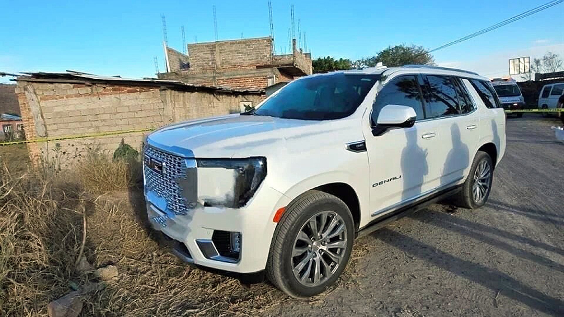 Masacre en Villa Corona: sube a 5 hallados en camioneta