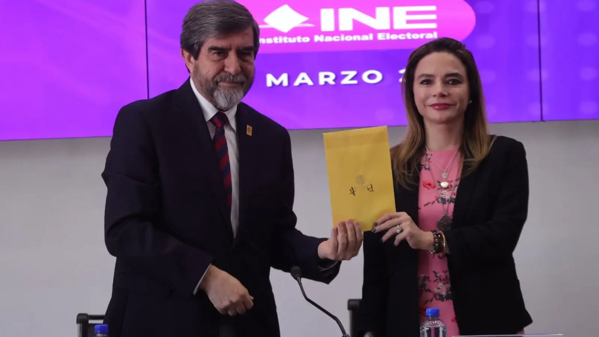 Recibe INE 24 mil preguntas ciudadanas para el primer debate presidencial