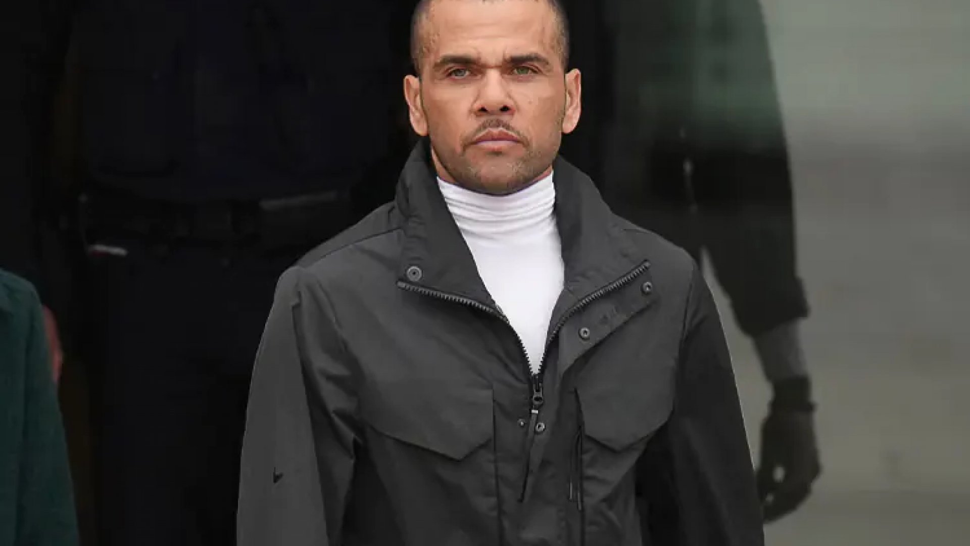 Dani Alves sale de prisión tras pagar fianza de 1 millón de euros