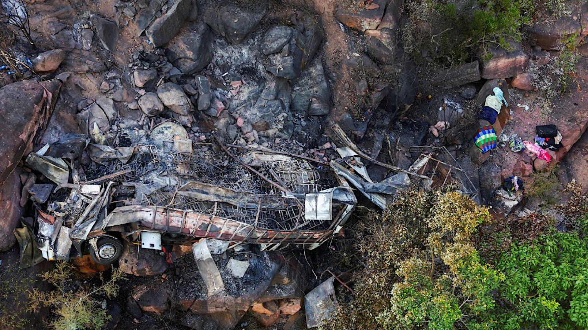 Se accidenta camión en Sudáfrica y fallecen 45 personas