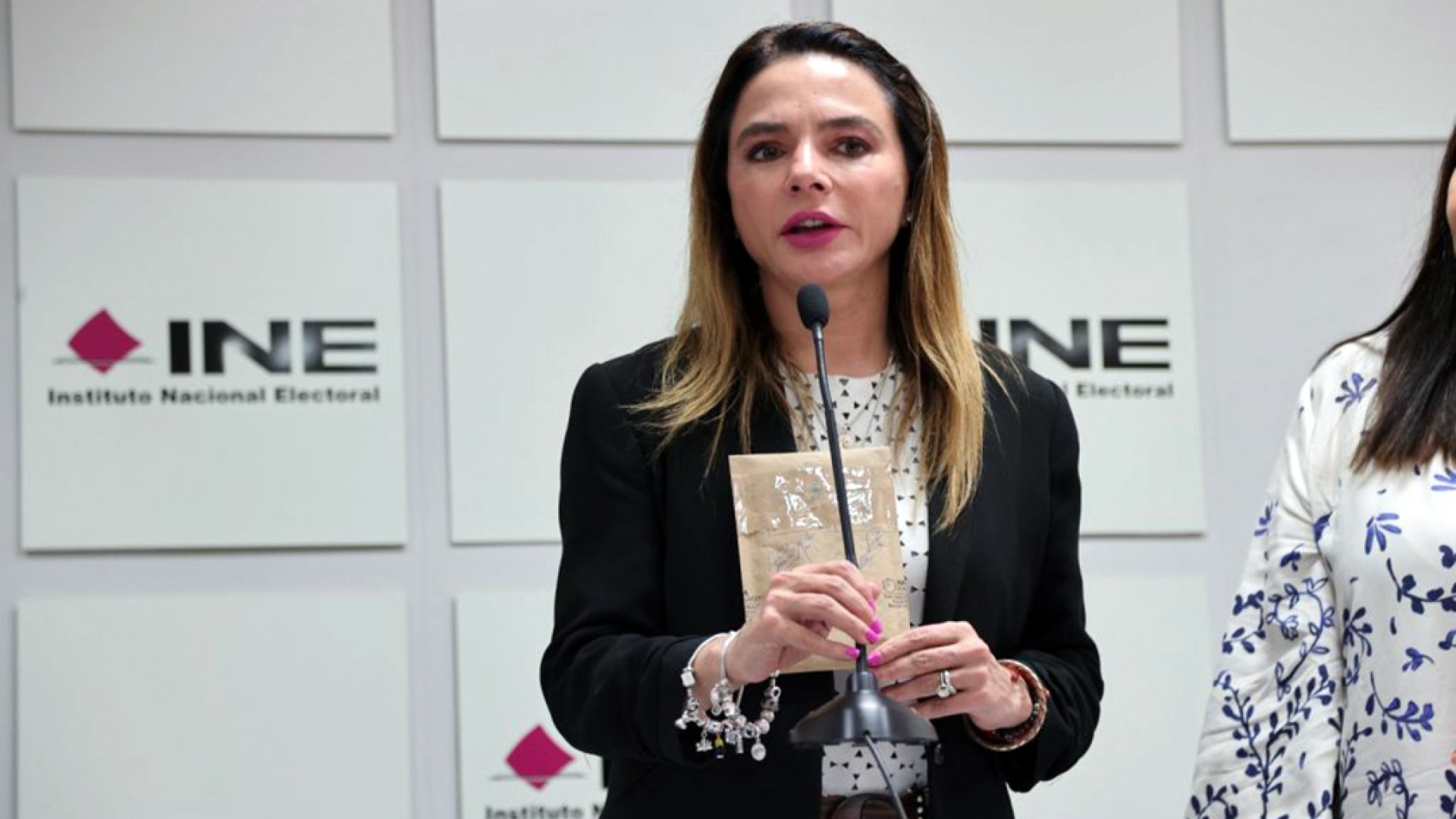 Moderadores elegirán 30 preguntas para el debate presidencial