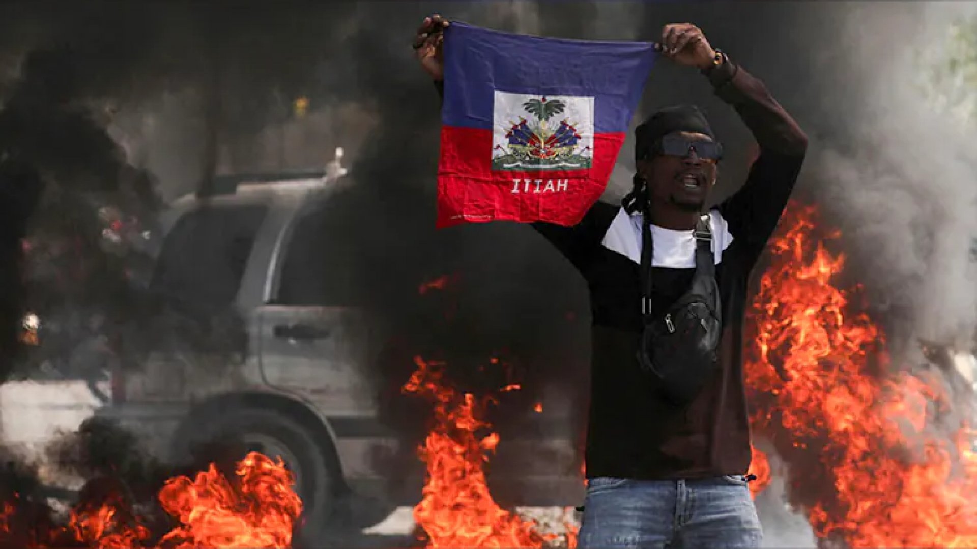 Atacan Palacio de Gobierno de Haití; se enfrentan pandillas y policías