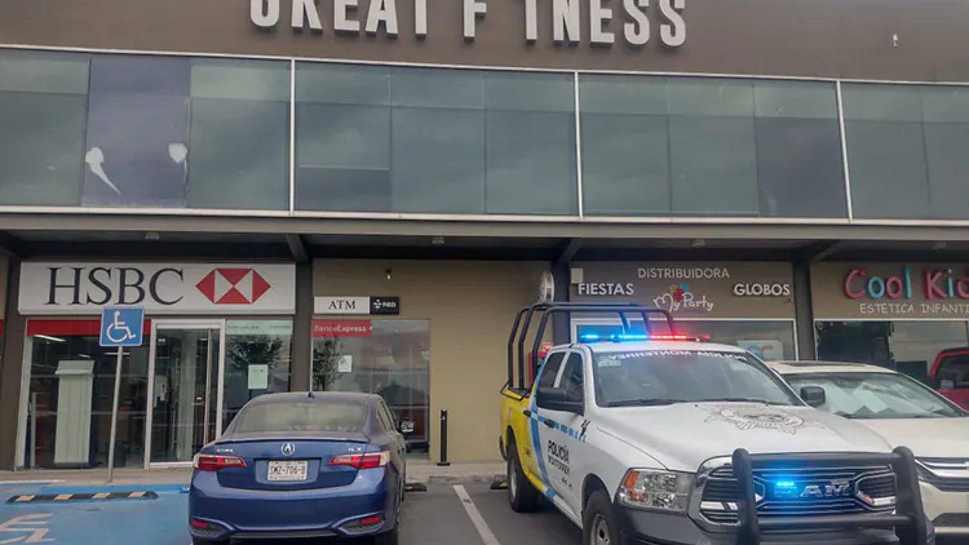 Le arrancan a mujer un dedo en el gym tras pelear por un aparato de ejercicio