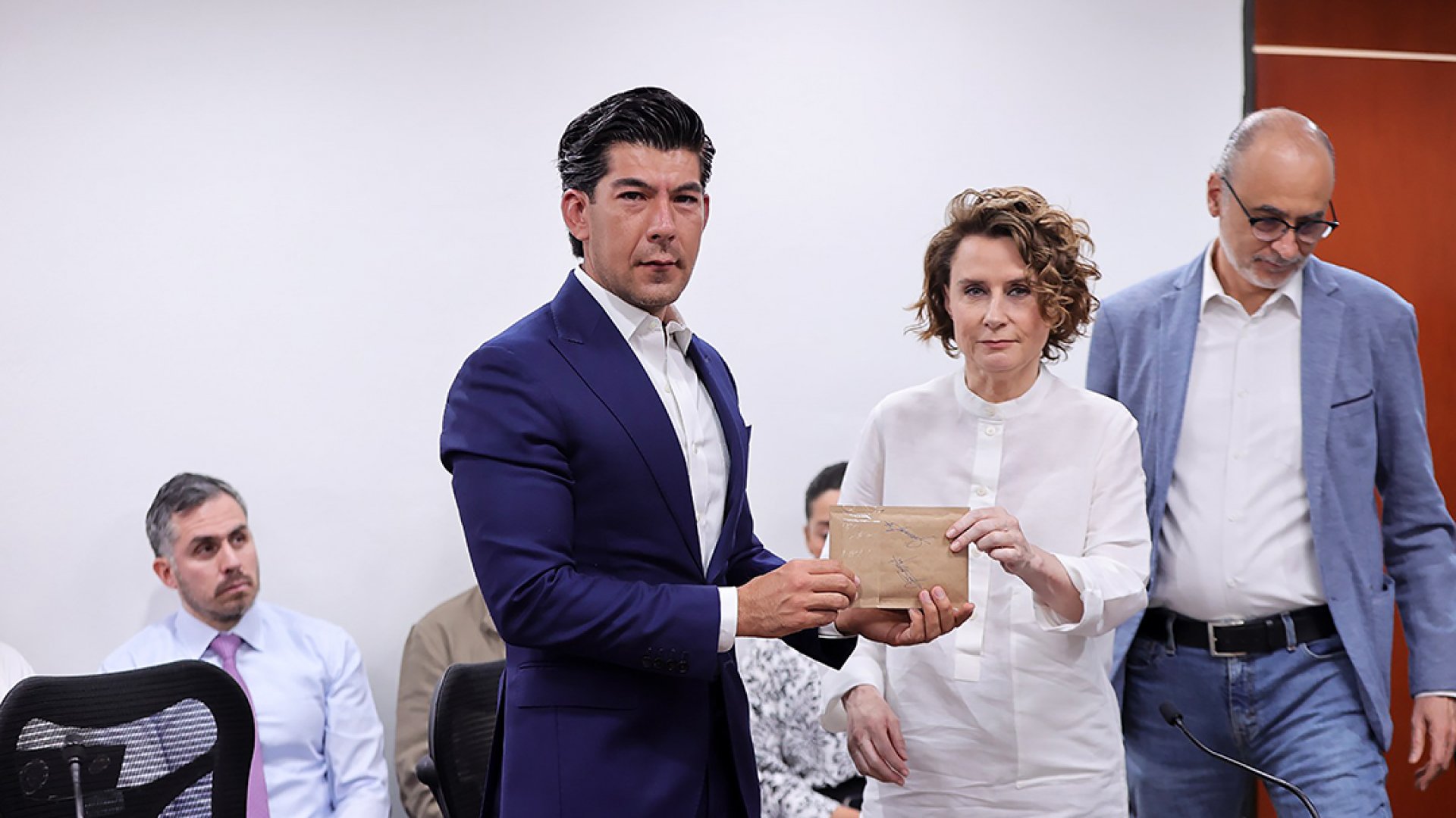 INE entrega preguntas a moderadores del primer debate presidencial