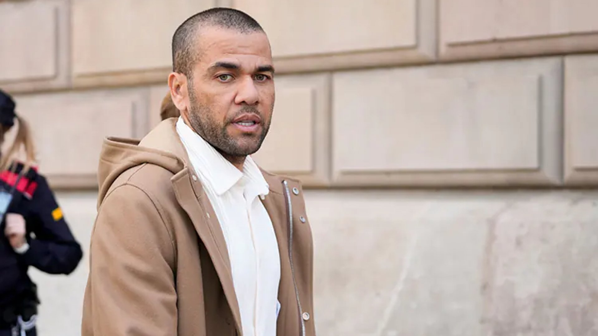 Dani Alves al fin rompe el silencio tras salir de la cárcel