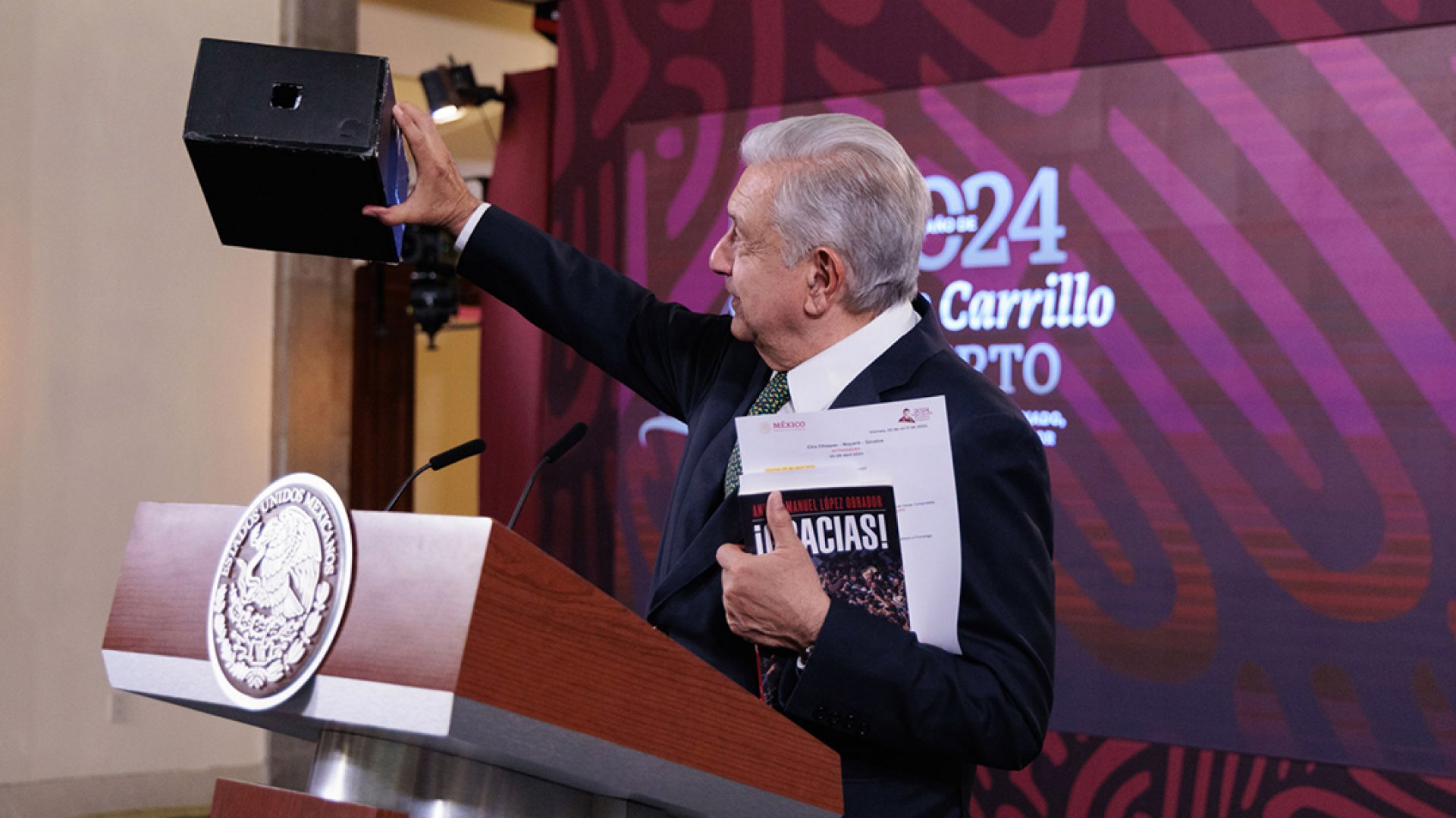 AMLO pide a medios difundir medidas de precaución para ver el eclipse