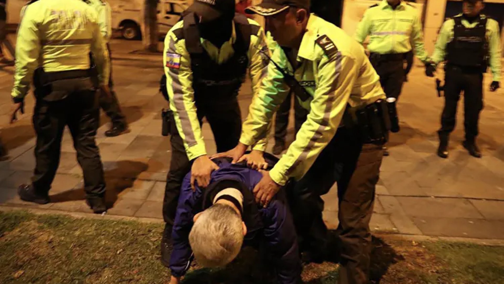 ‘Defendí soberanía de mi país’, expresa Roberto Canseco en Ecuador tras irrupción a Embajada