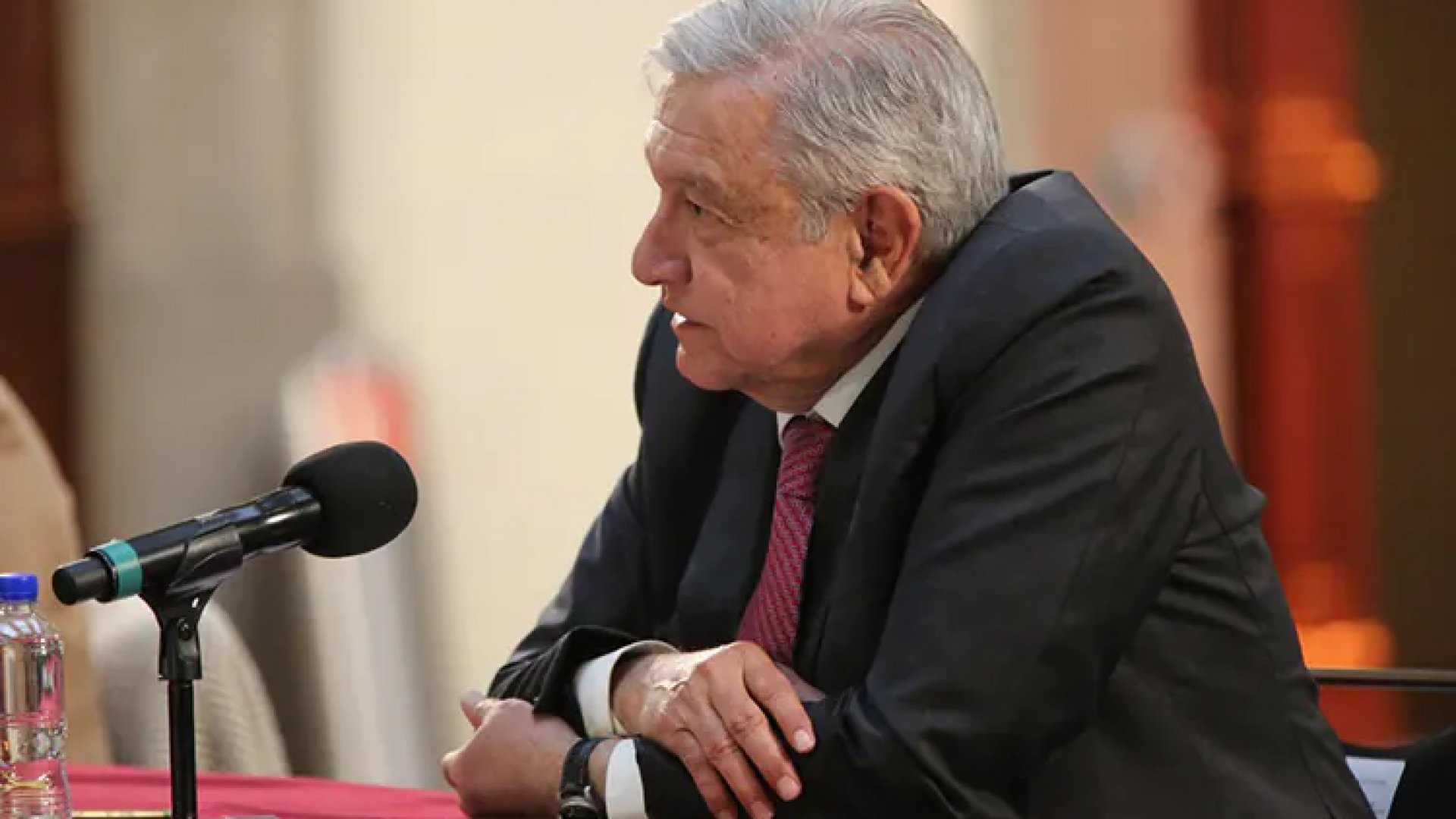 Pide AMLO prudencia tras asalto a Embajada de México