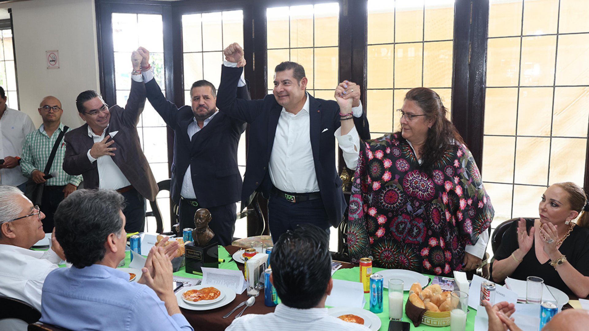 Reforzaremos la seguridad y la movilidad carretera en Tehuacán: Armenta