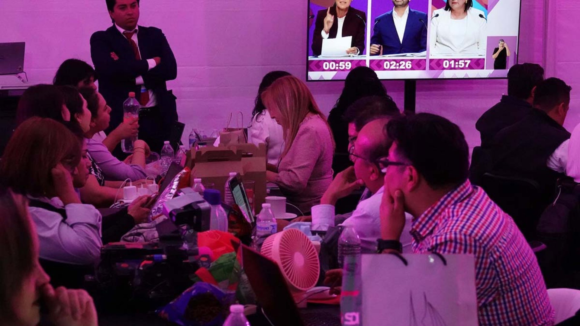 Acepta INE fallas de cronómetro en el debate; investigará incidencias