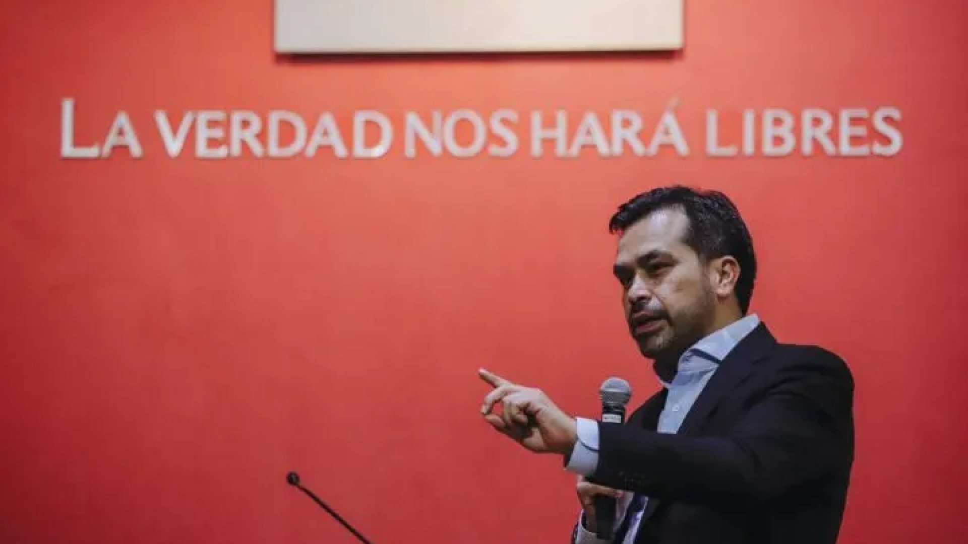Ofrece Máynez bajarse de la contienda si le comprueban acoso sexual